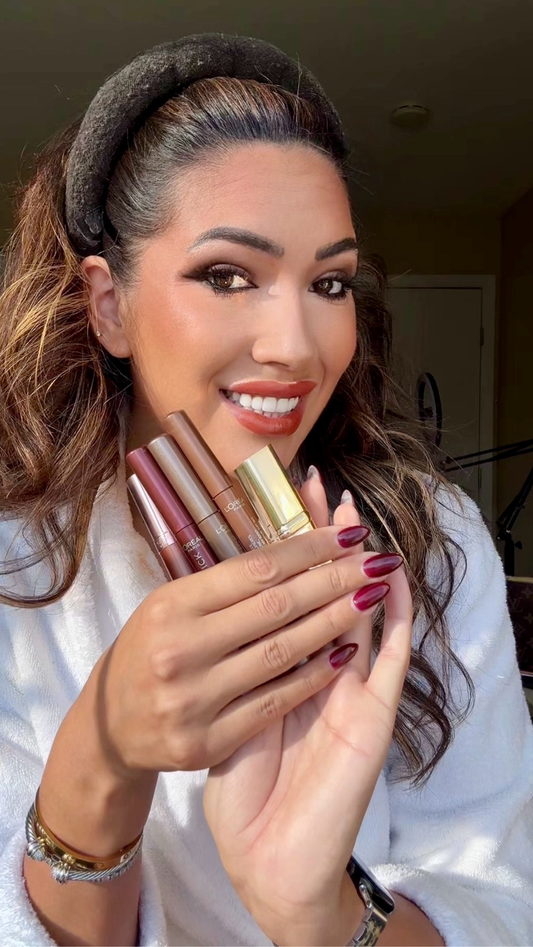 Winter glow, but make it toasted ✨
L’Oréal Paris gifted me the dreamiest lineup to create a warm, soft glam look for the colder months — creamy shadow sticks, latte-brown + burgundy lashes, and the perfect satin lip combo.
It’s effortless, cozy, and wearable for every winter moment ❄️

Products featured:
• Le Shadow Sticks — Celestial Taupe, Magnetic Bronze, Starry Bordeaux
• Lash Paradise (Latte Brown)
• Colour Riche Satin Lipstick (Cinnamon Toast)
• Infallible 3-Second Setting Mist

#GiftedByLOrealParis 
#makeup #ToastedMakeup #BronzeMakeup #WinterGlow #GRWM #CleanGirlAesthetic #SoftGlam #WinterBeauty
