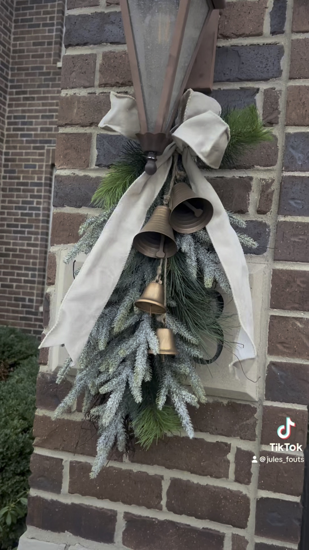 outdoor Christmas decor 🤗🌲

#LTKSeasonal #LTKHoliday #LTKGiftGuide