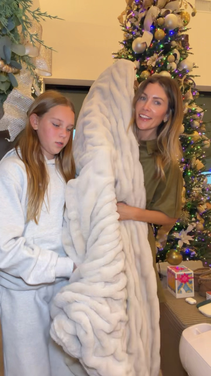One of the best gifts! 🎁 the Lola blanket is a great gift idea for everyone! 

#LTKCyberWeek #LTKGiftGuide