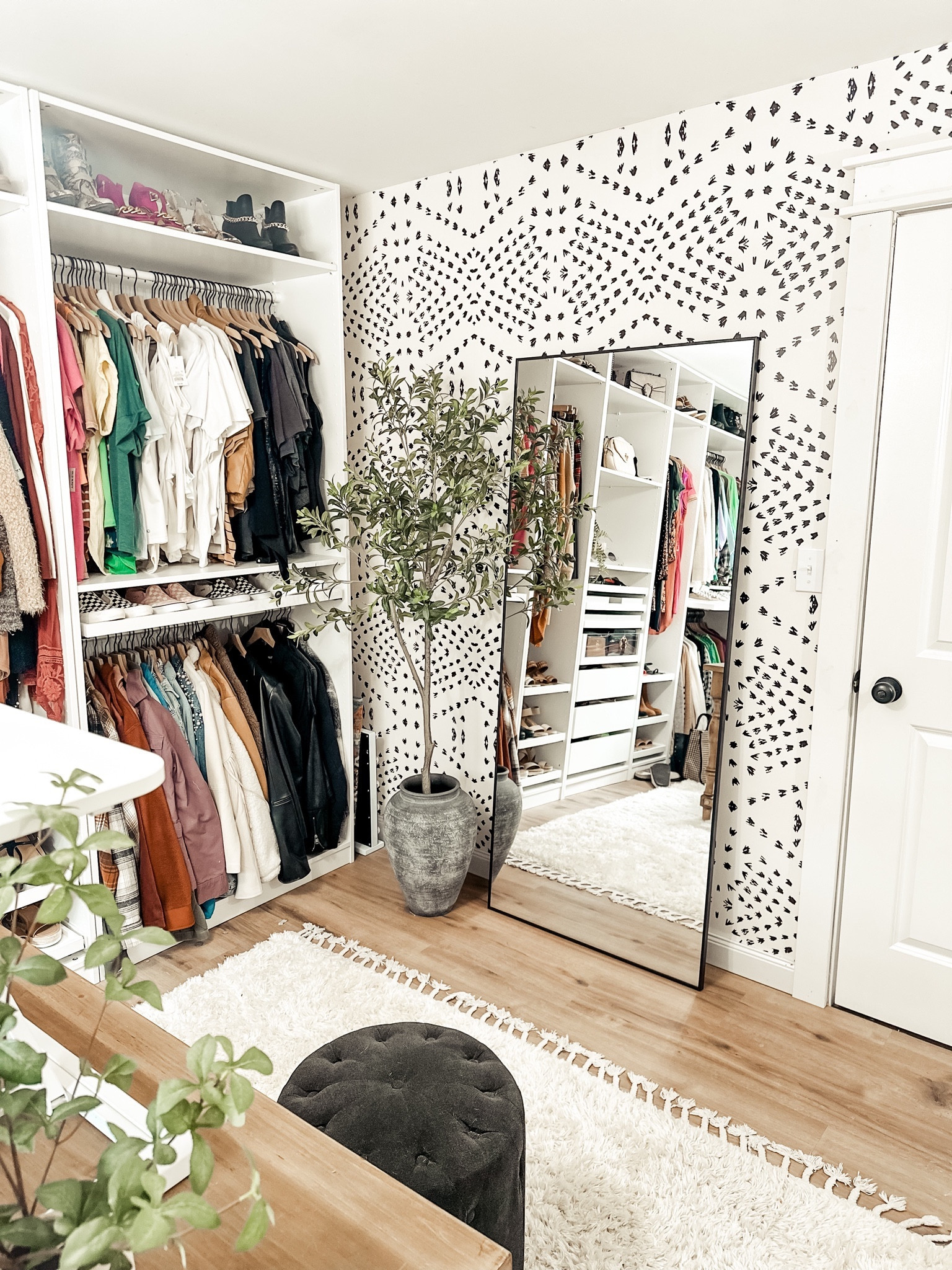 Loving the new mirror in my office from @homedepot 🙌 #thehomedepot #thehomedepotpartner