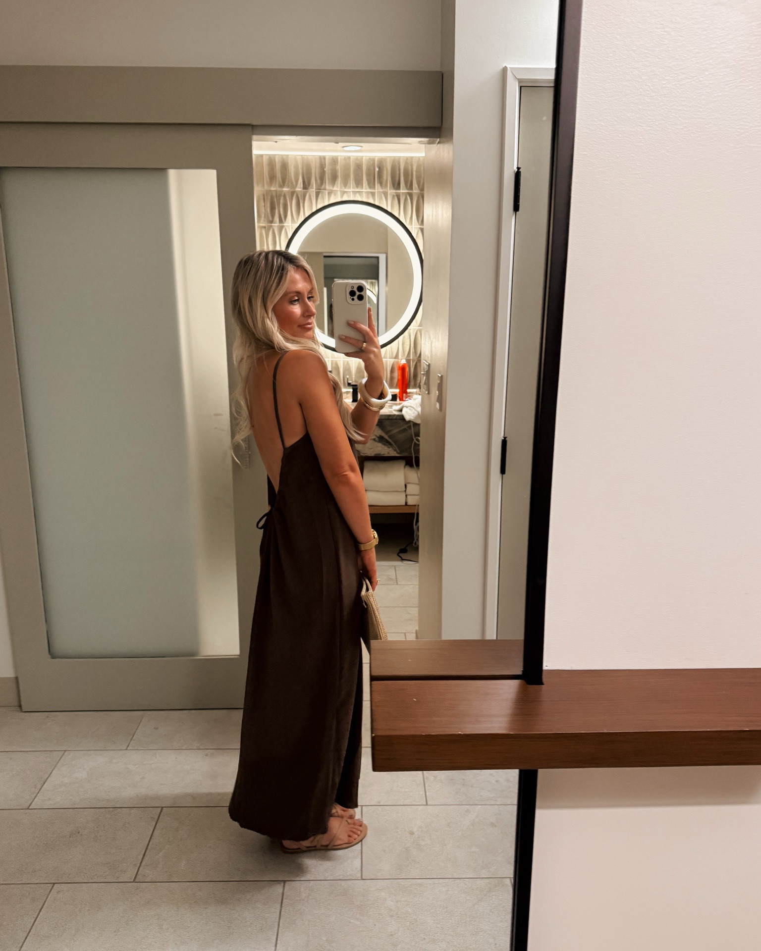 Cute linen low back maxi dress!
Size small in the color 'coffee'

#LTKSeasonal #LTKootd