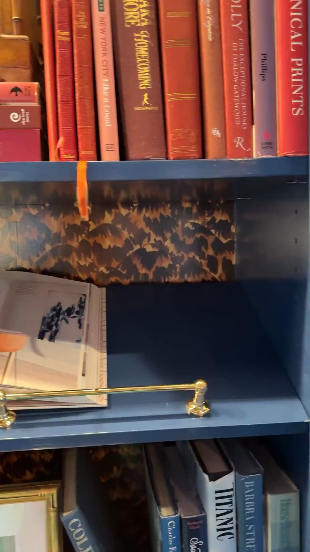 The new Gallery rails have been installed on our Study shelves. In each shelf we used one rod, two end posts and two center posts. Pictured is the 1.5” option  