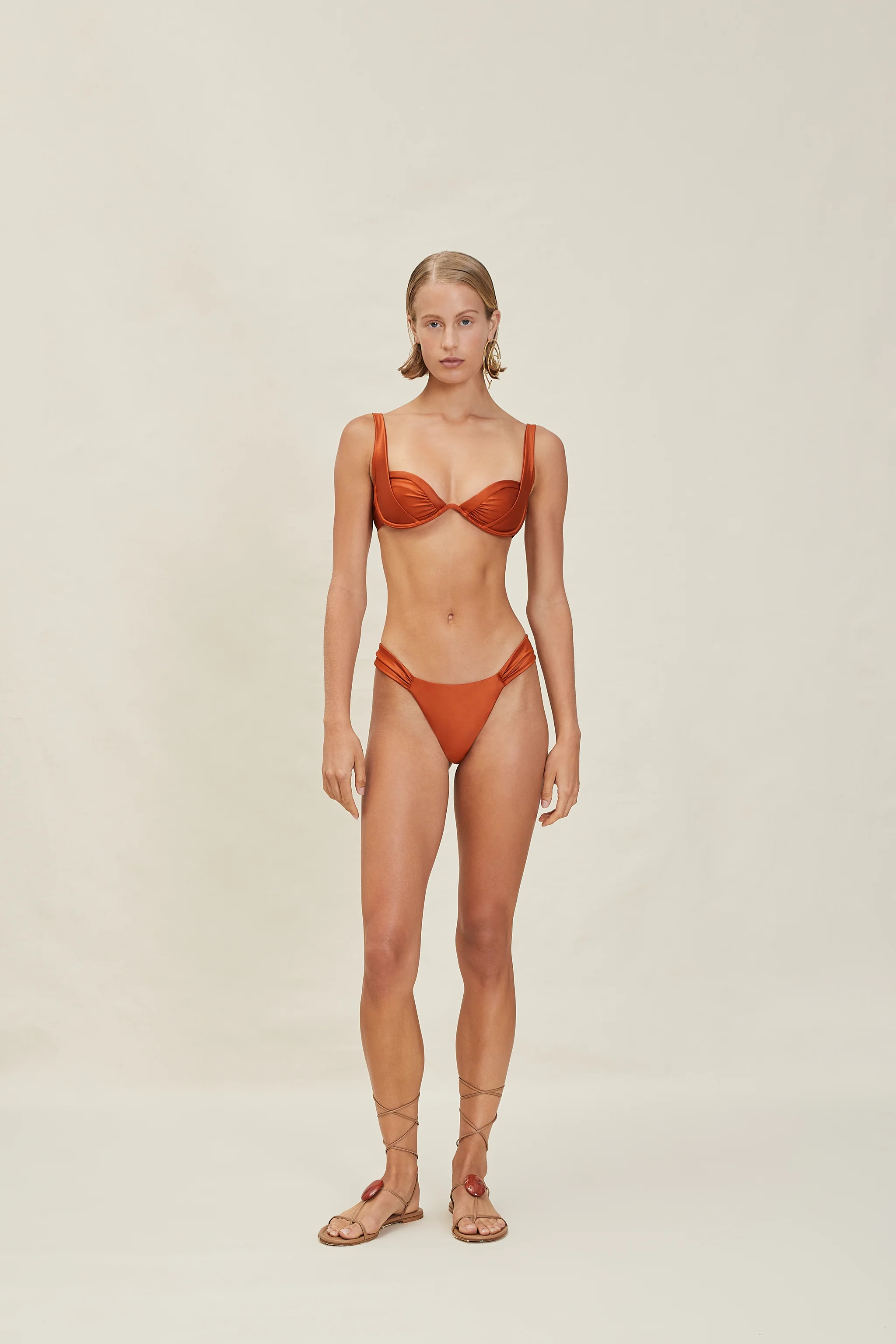 Cameron Top | Devon Windsor