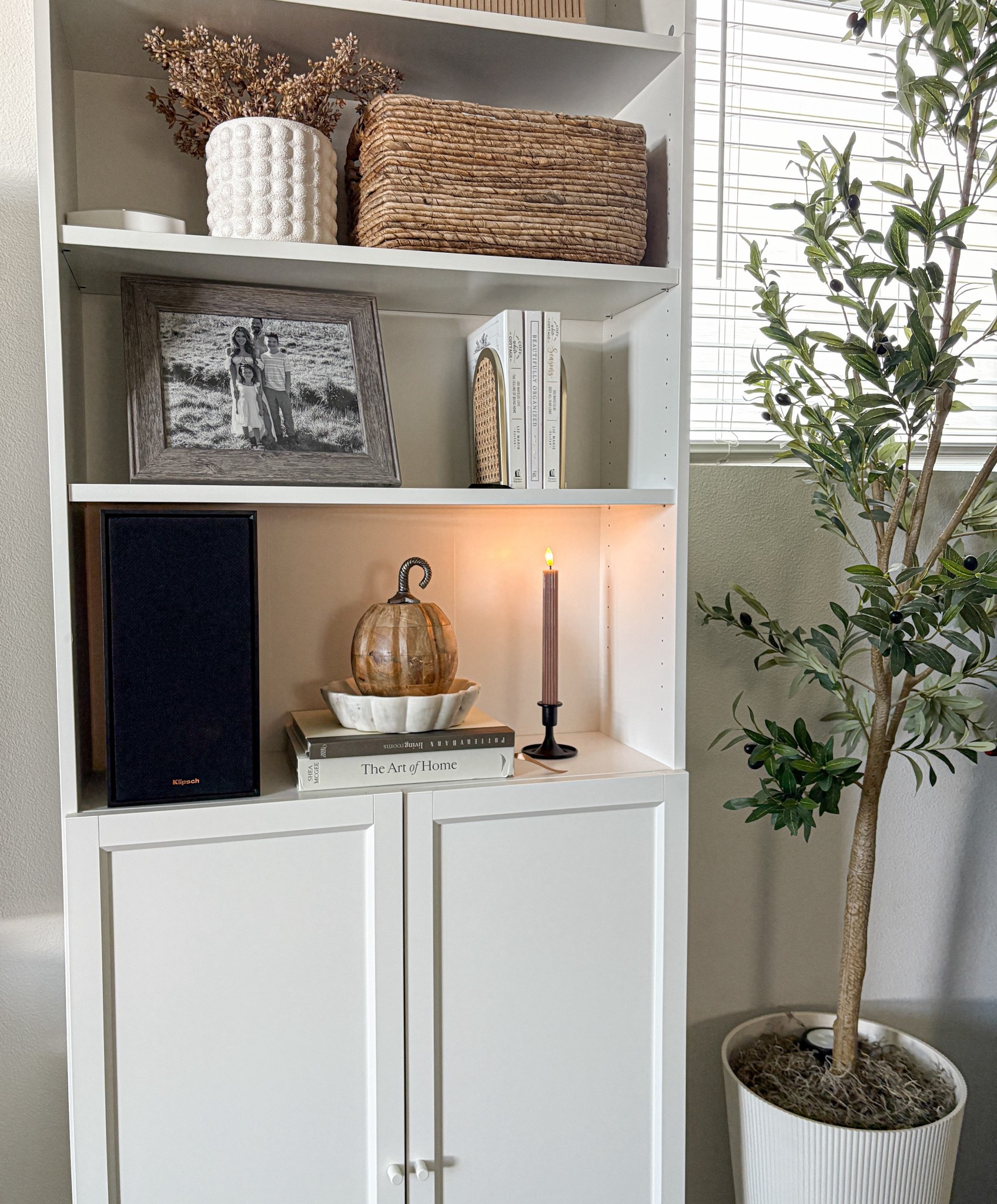 Shelf styling 

#shelfstyling #flameless #candles #shelfdecor #falldecor 

#LTKSeasonal #LTKHome