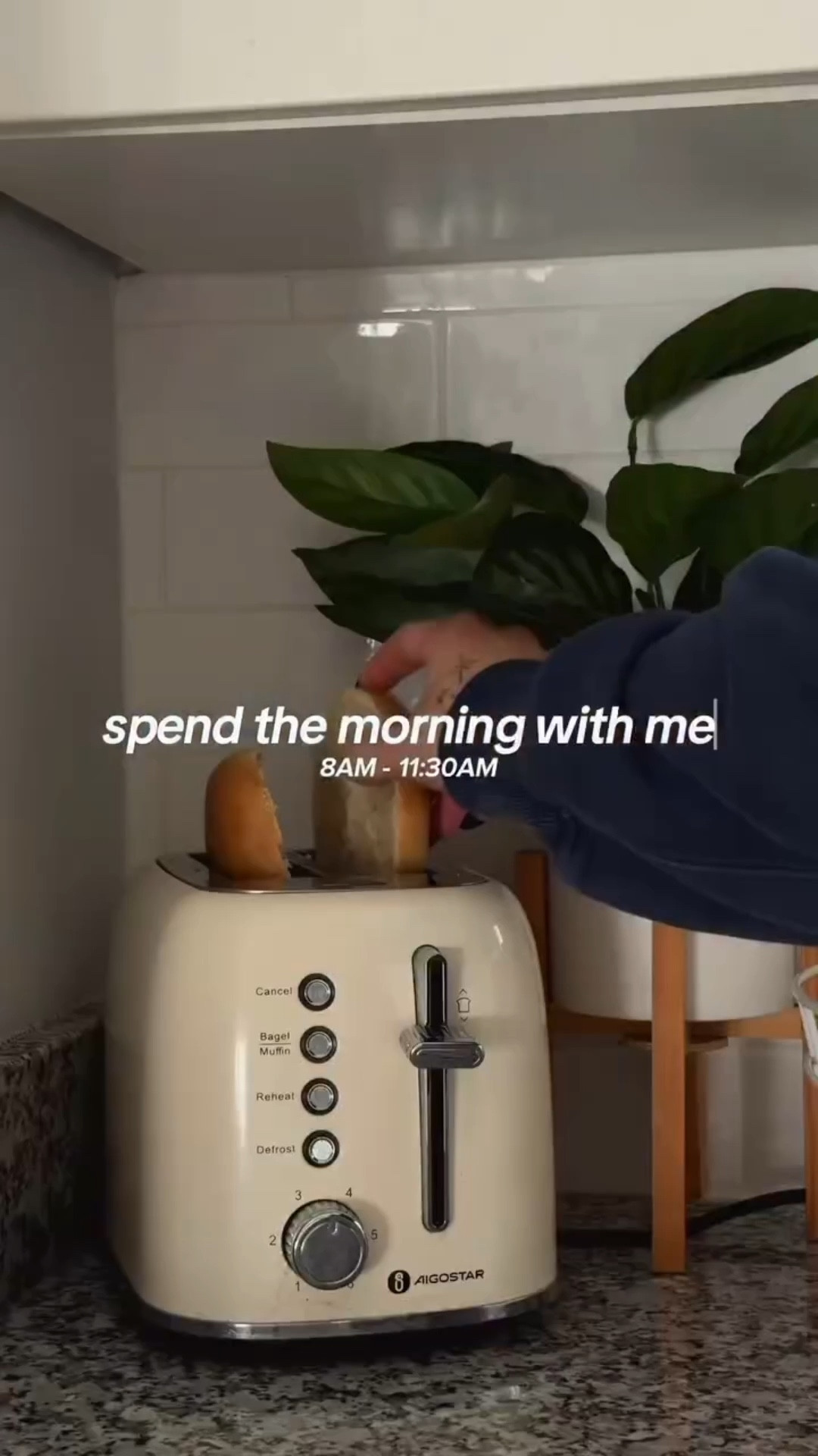 happy tuesday!🫂✨ trying to fight through the creeping seasonal depressions bc it’s so dark outside so early now😭

#grwm #morningroutine #morningvlog #morningwithme #lifestyle #healthylifestyle