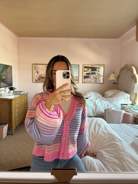 Cutest sweater for spring 💕 I’m wearing a size XS 🌈