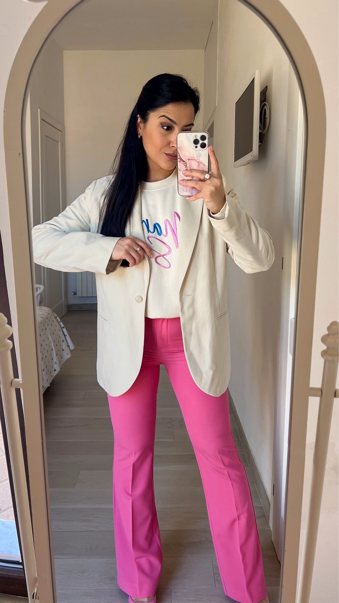 Look rosa e beige H&M 💗

Felpa girocollo, maglia crema, marseille soleil, giacca misto lyocell, beige chiaro, pantaloni svasati rosa, outfit inspiration, Italy. 

#LTKSeasonal #LTKeurope #LTKstyletip