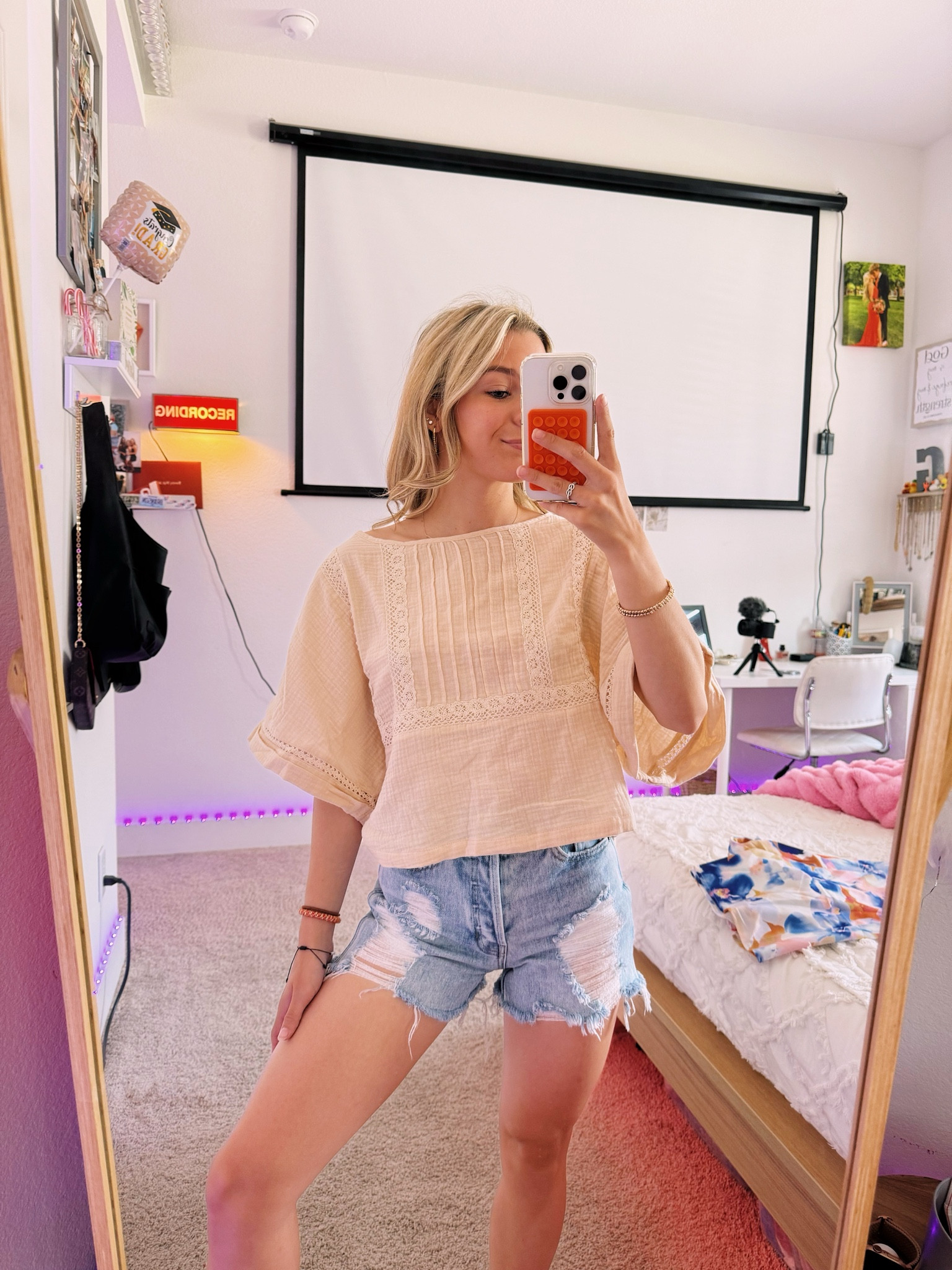 wearing a size XS top and 22 bottom! 
