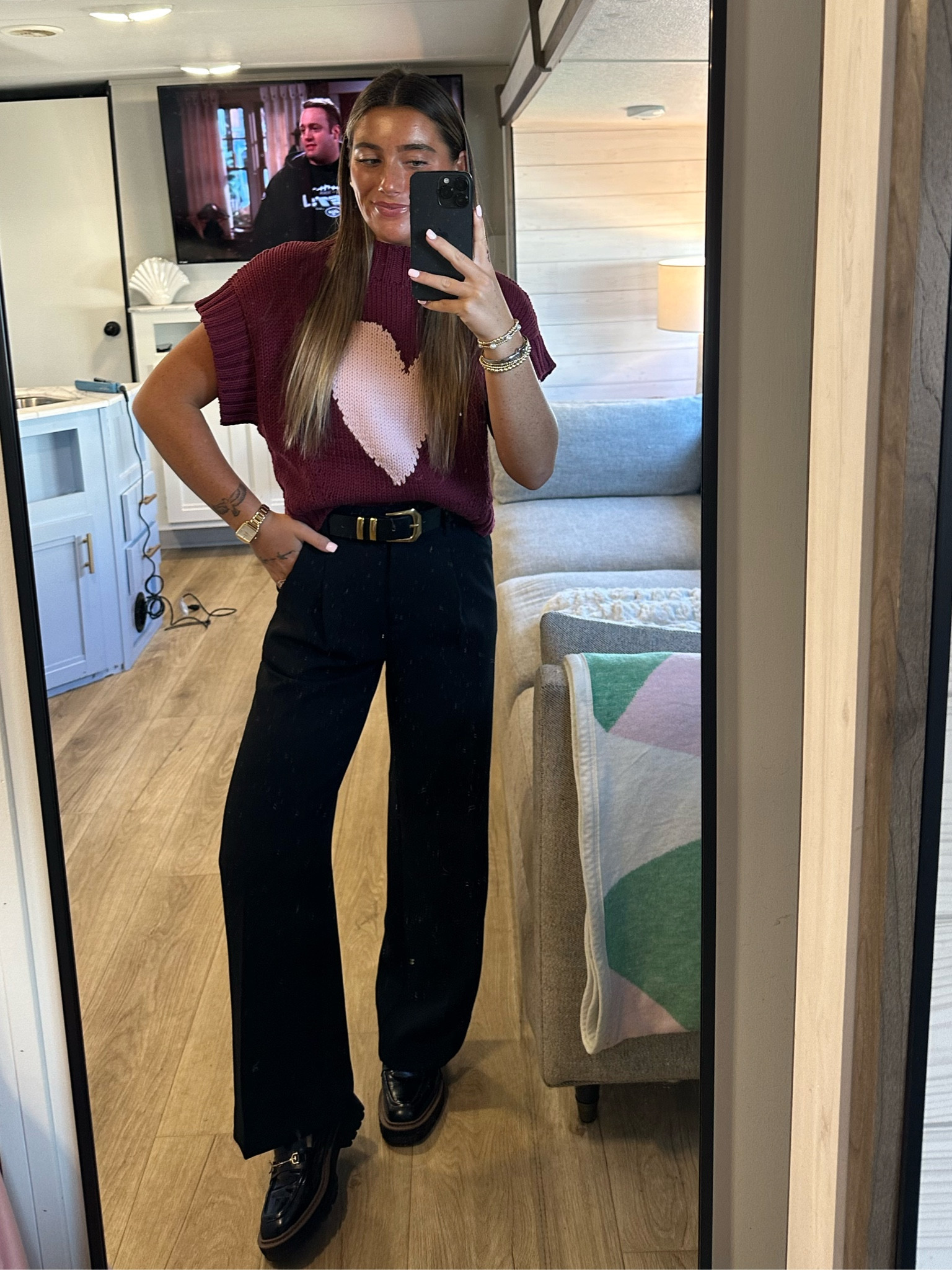 Todays work OOTD🔗

#LTKSeasonal #LTKCon #LTKWorkwear