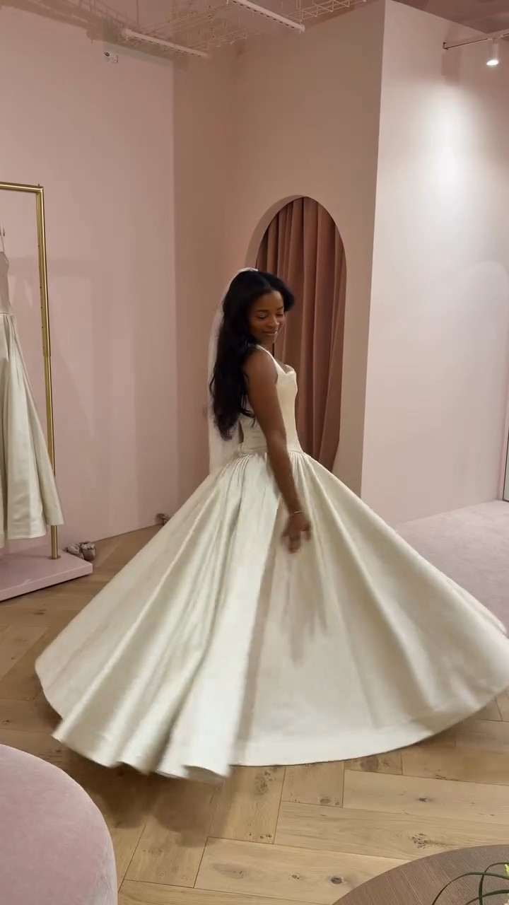 going to the chapel… 💒💍👰🏾‍♀️ @houseofcb 

the best day having a play in the House of CB bridal suite! Finally got my time to try on wedding dresses with my favourite brand! 

#weddingdresses #houseofcb #blackgirlluxury #romanticizeyourlife #bridaldresses

#LTKdayinmylife #LTKWedding #LTKootd