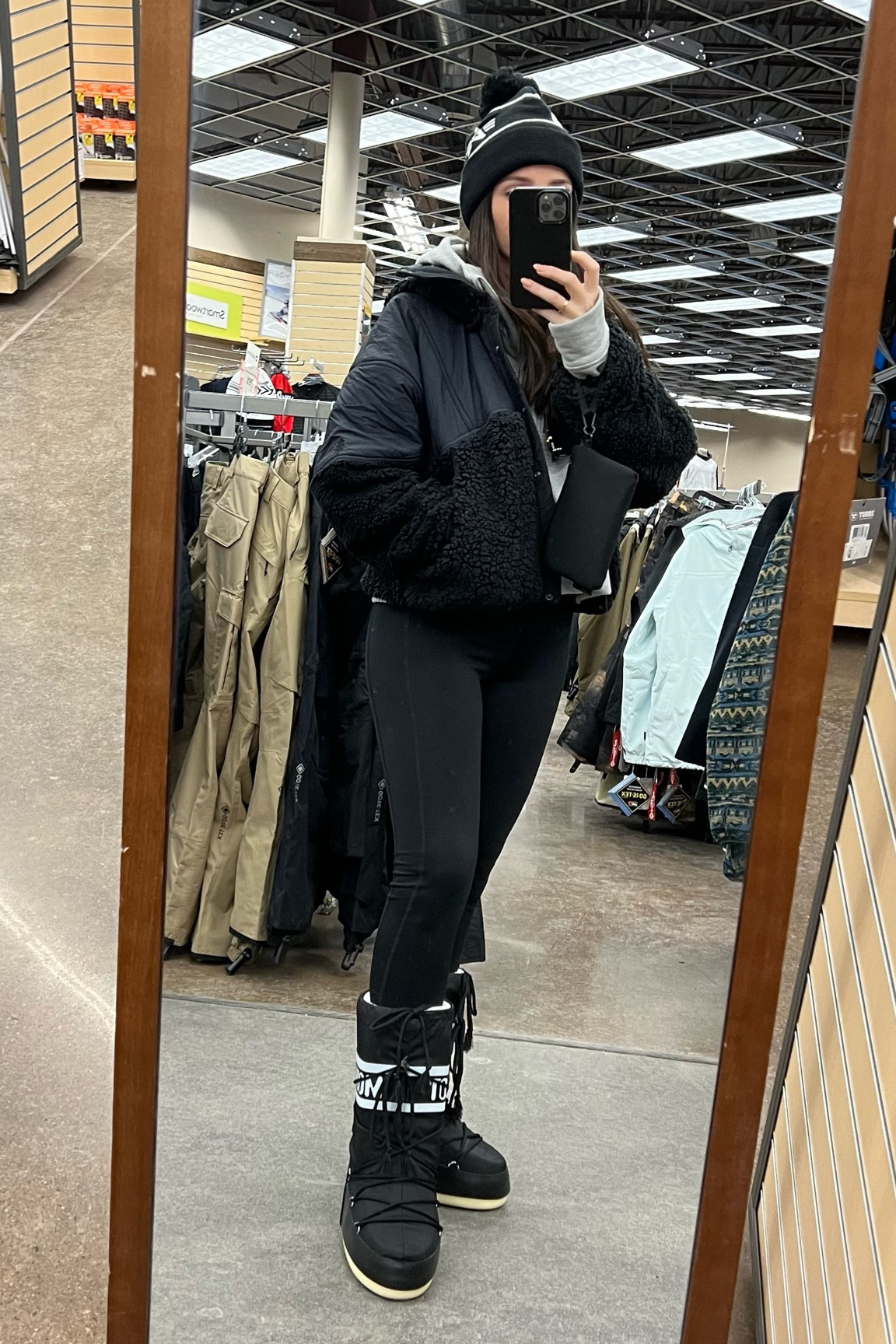 jacket XS

#moonboots #winterclothes #winter #winteroutfit #winterjacket #jacket #freepeople 

#LTKunder50 #LTKstyletip #LTKSeasonal