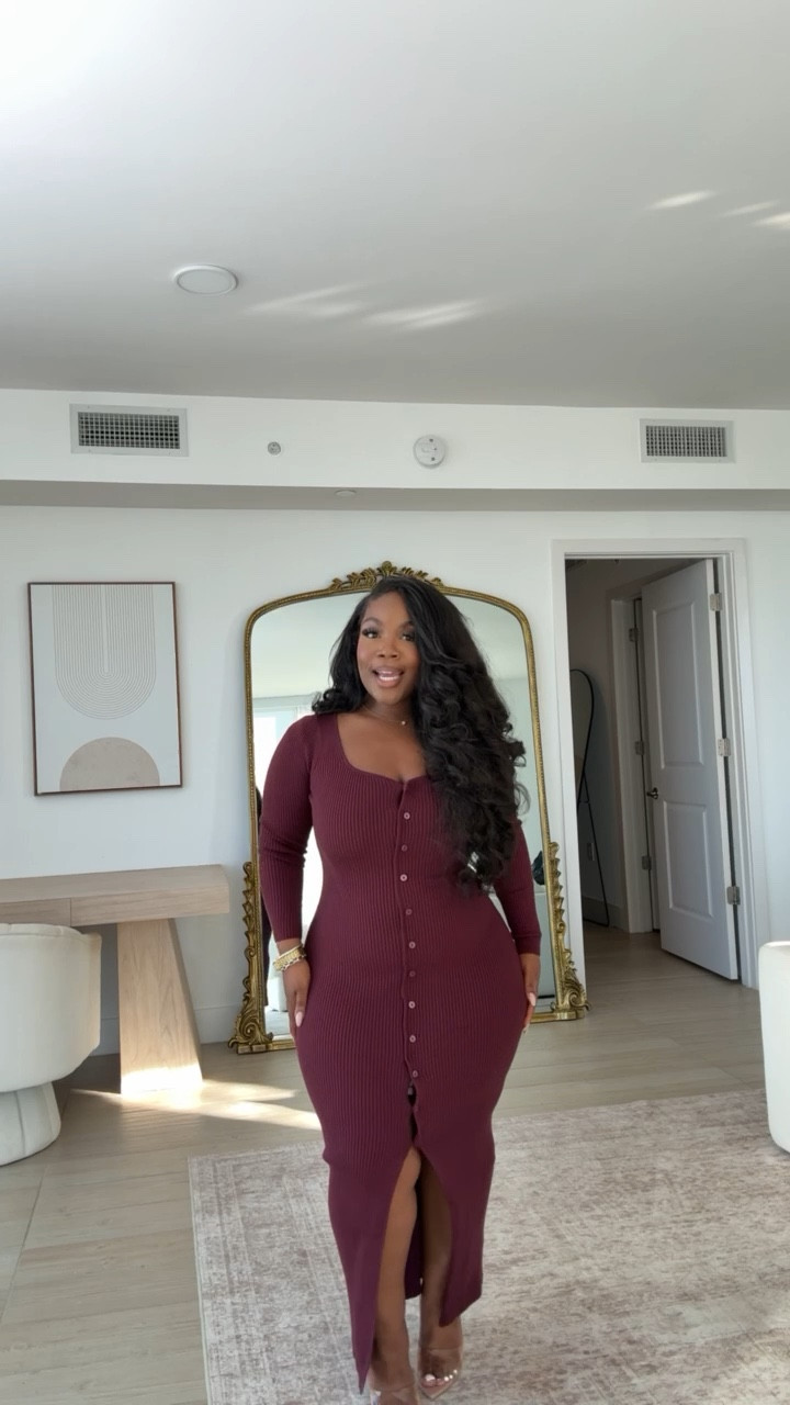This dress is so versatile. Cute for a date night or holiday parties coming up! 

Size: M

Abercrombie is doing 25% off select styles 

Ribbed dress, holiday dress, date night, curvy girl fashion, winter dress, cozy dress, Emmy Petit 

#LTKMidsize #LTKPetite #LTKHoliday