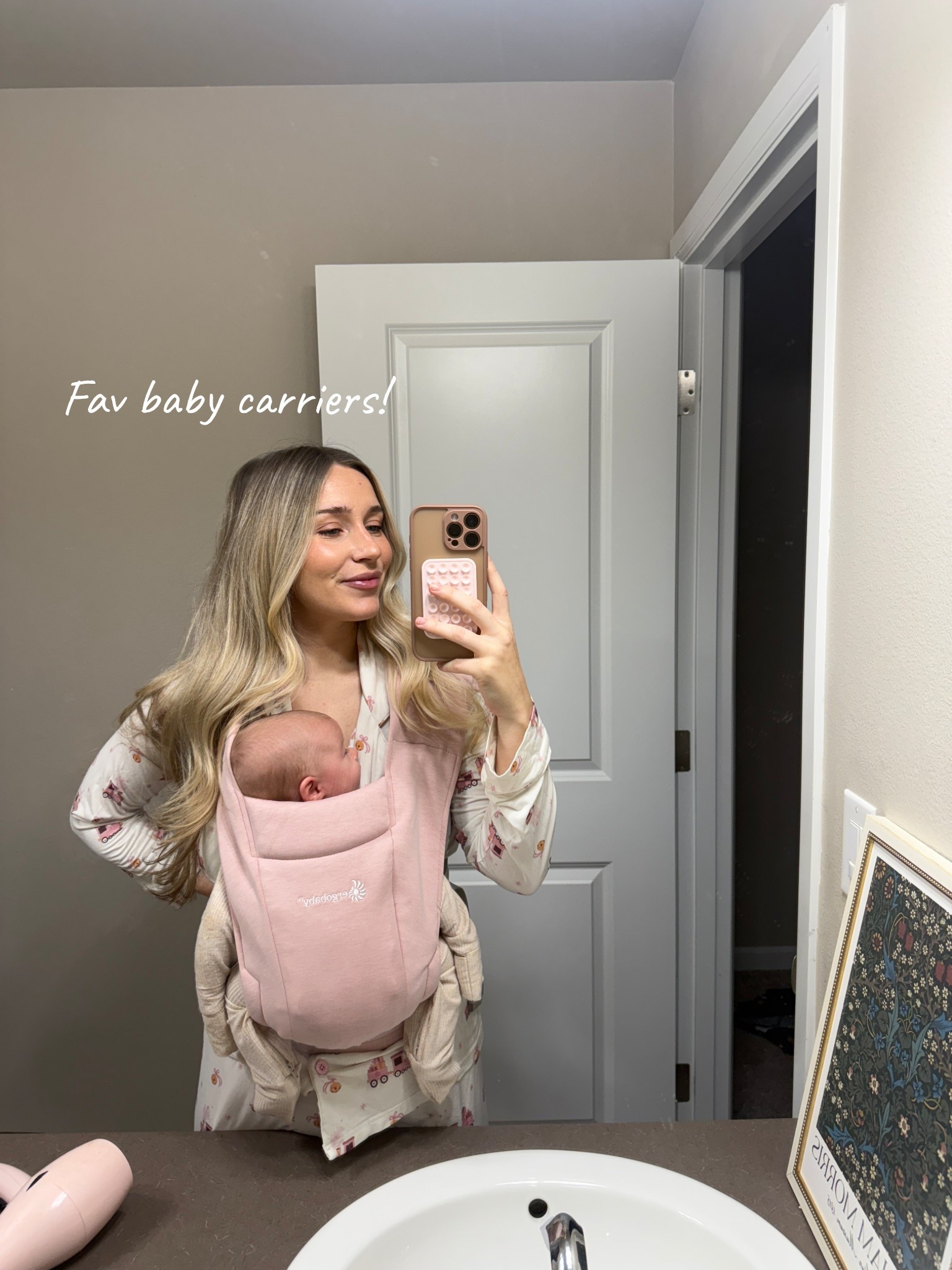 Baby wearing is a MUST!! 💕