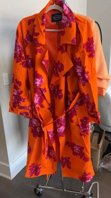 New floral trench coat from Walmart! It’s perfect for Spring & comes in navy too! 
#ltkvideo 

Lee Anne Benjamin 🤍

#LTKunder50 #LTKSeasonal #LTKstyletip