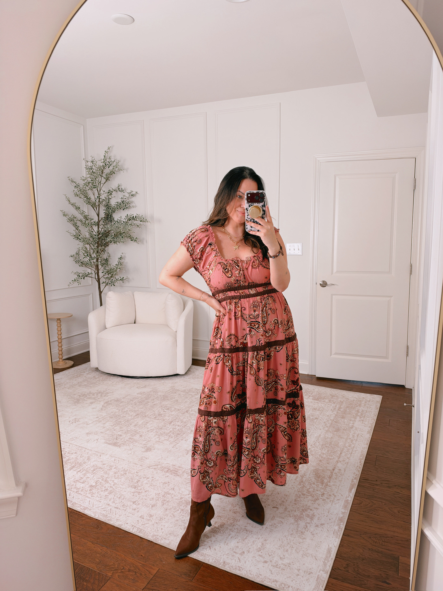Wearing a large  

 #LTKSeasonal #LTKMidsize