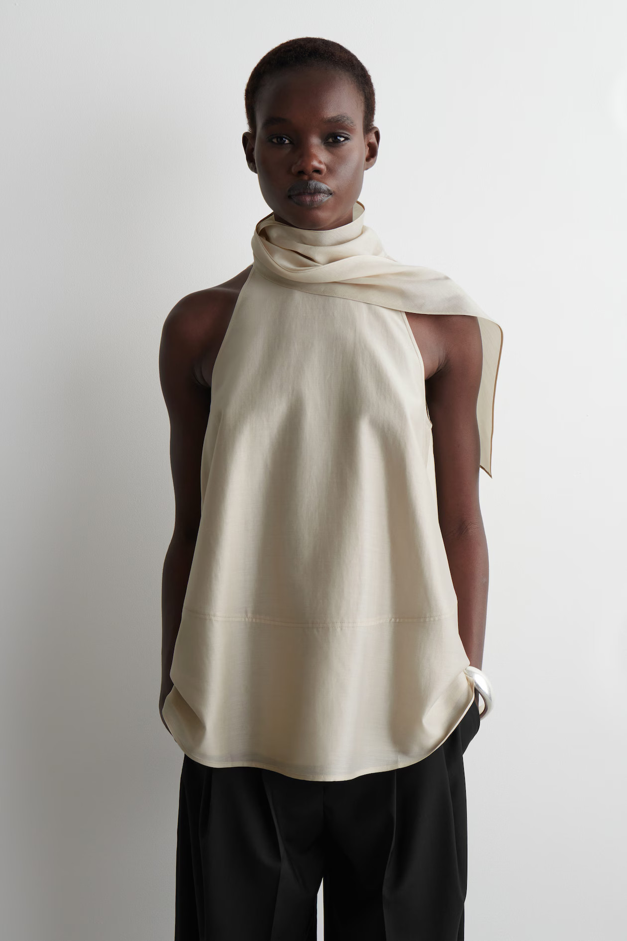 FLUID HALTERNECK TOP - BEIGE | COS (EU)