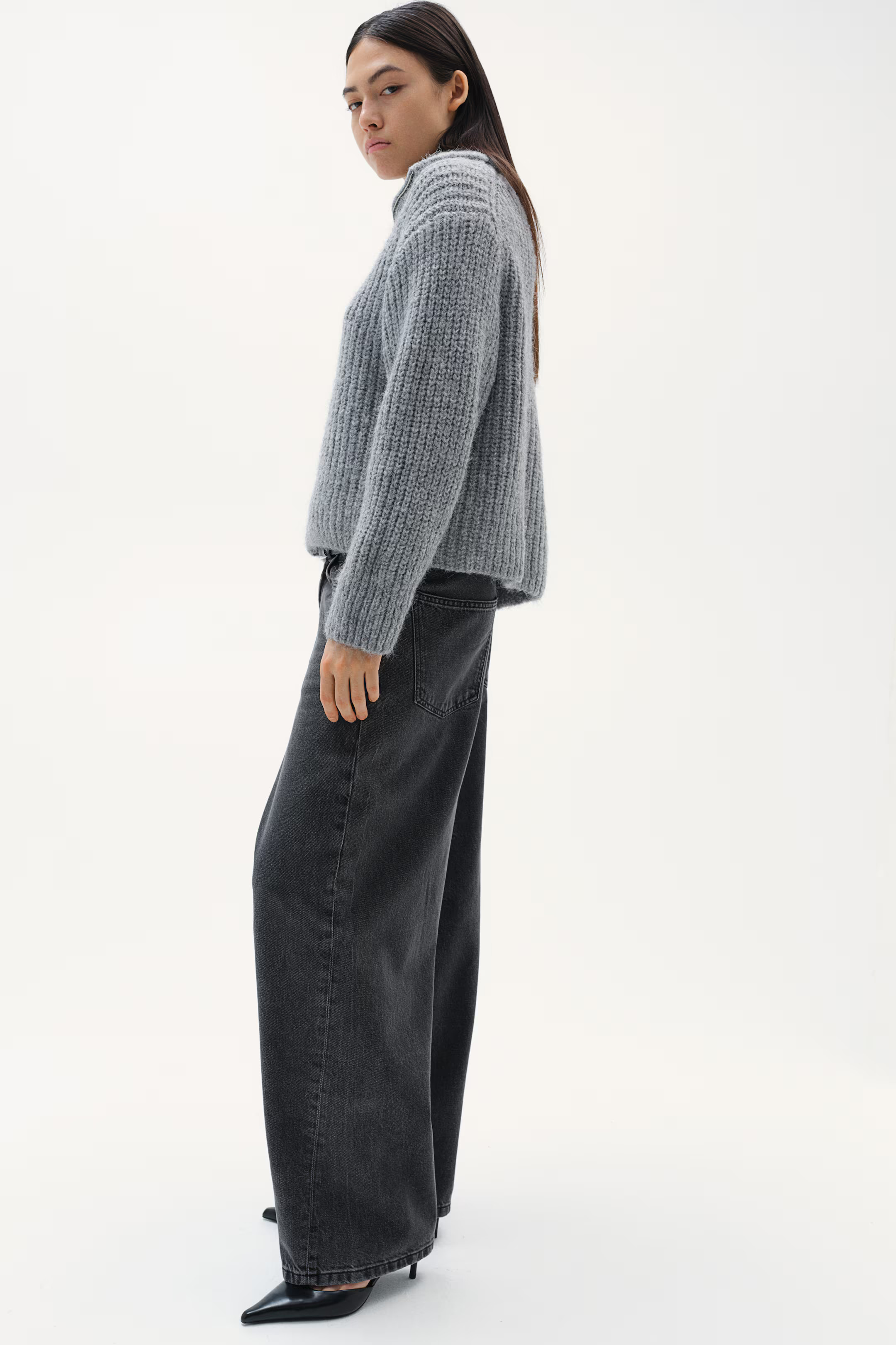 Barrel Regular Jeans - Black - Ladies | H&M GB | H&M (UK, MY, IN, SG, PH, TW, HK)