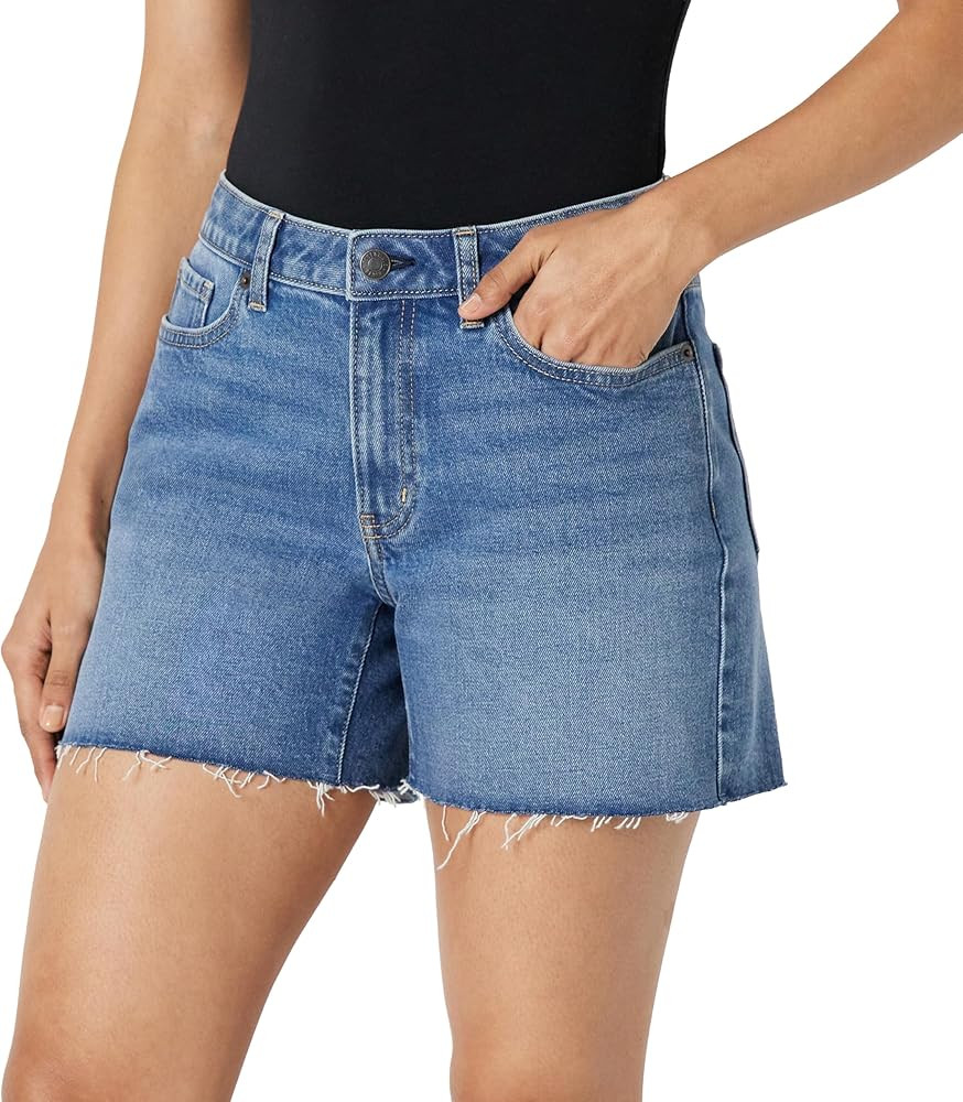 Amazon Essentials Women's Low Stretch Mid-Rise Regular-Fit Jean Short | Amazon (US)