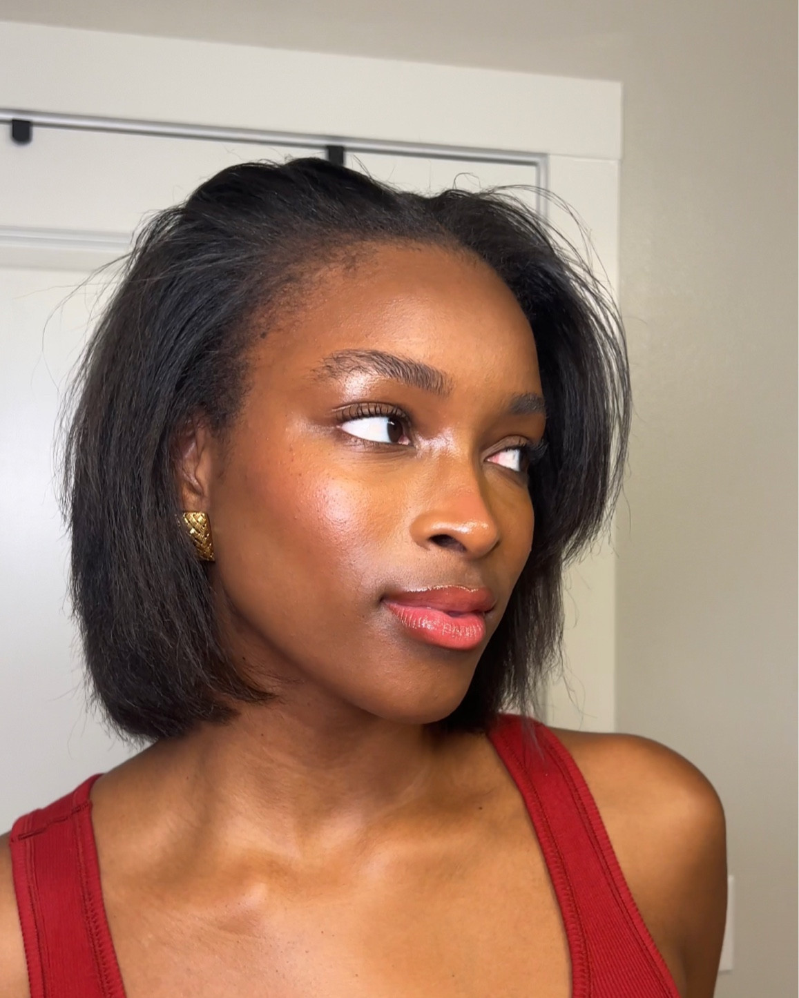 3-1 Foundation
Face - Revel 9 & 10
Concealer - Dynamic 17
Contour - Empower 4
Blush - Raspberry
Gloss - Pomegranate 
