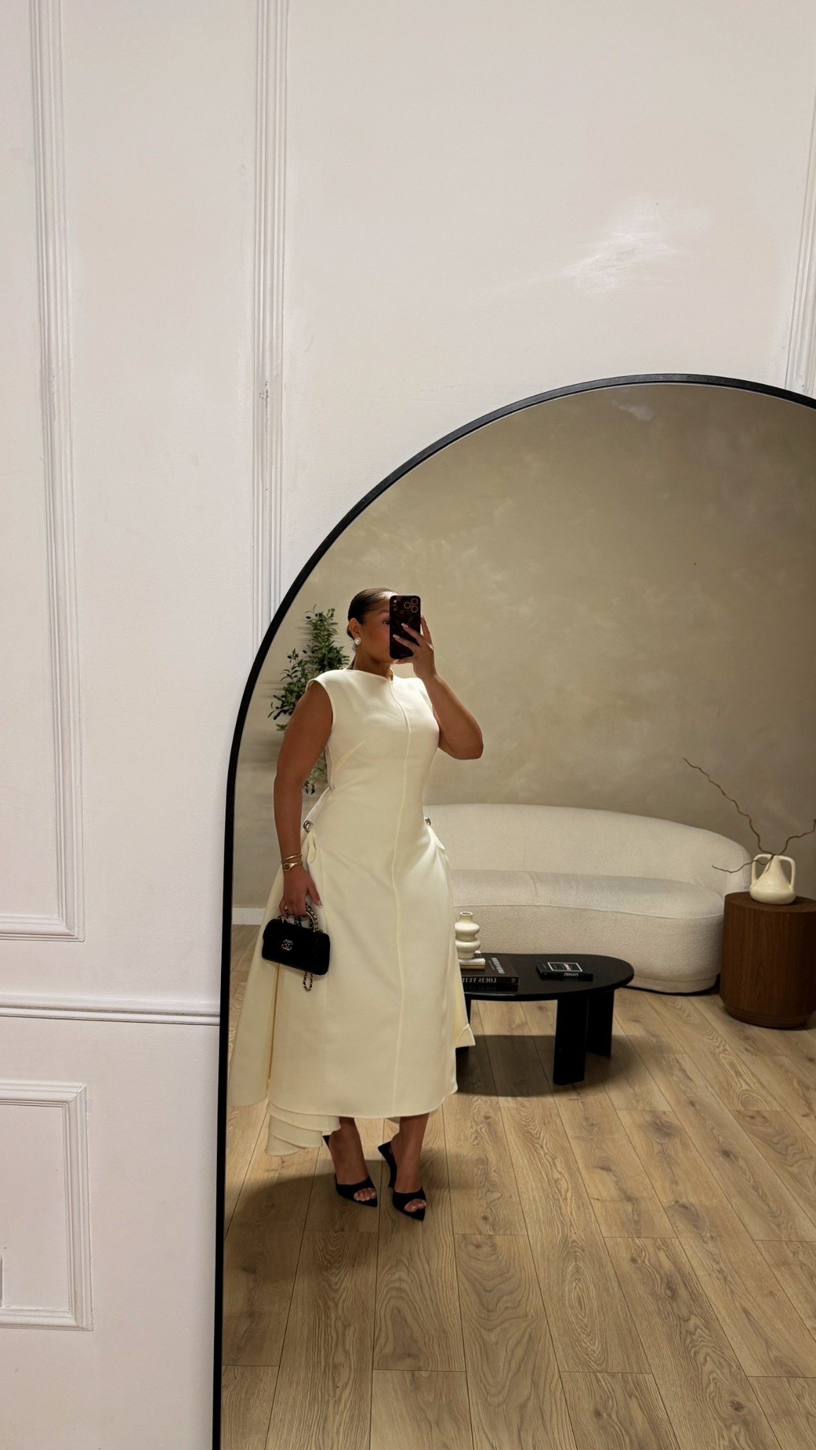 Paca Choker Maxi Sleeveless Dress from @BellaBarnett - Use code Nads15 for £££ off🤍