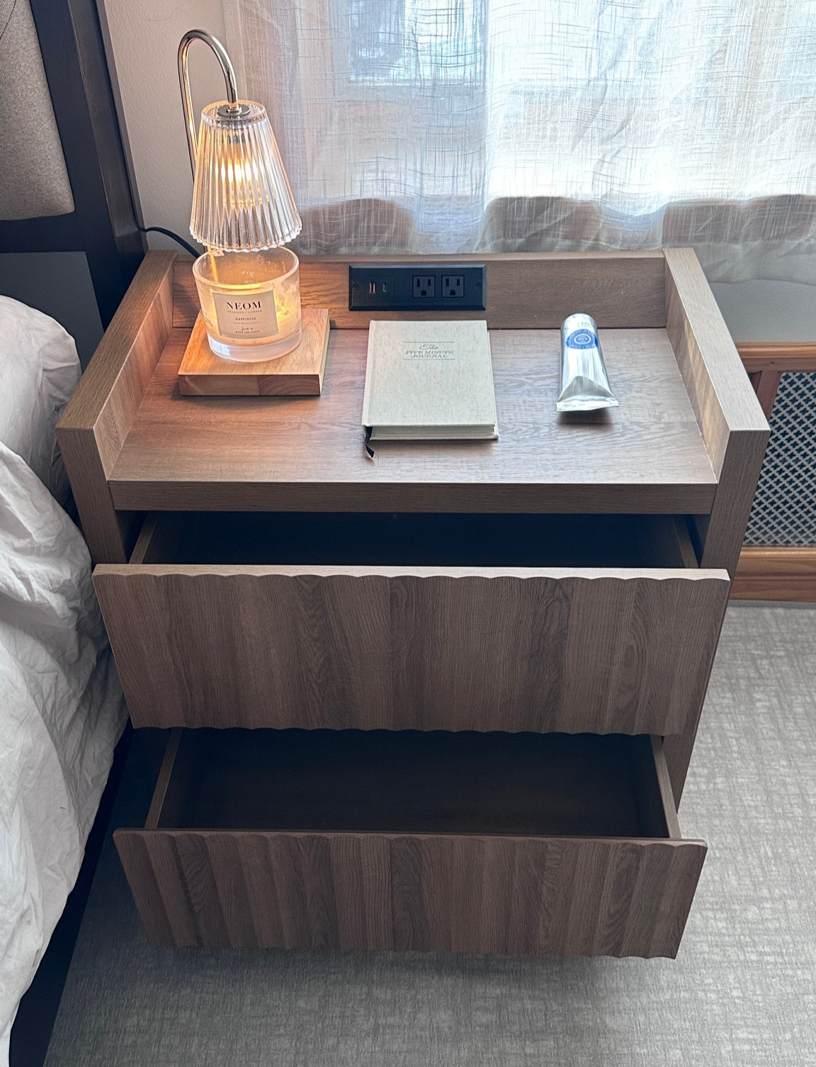 Amazon Modern Fluted Nightstands With 2 Drawer Storage 

#LTKFindsUnder100 #LTKHome #LTKGiftGuide