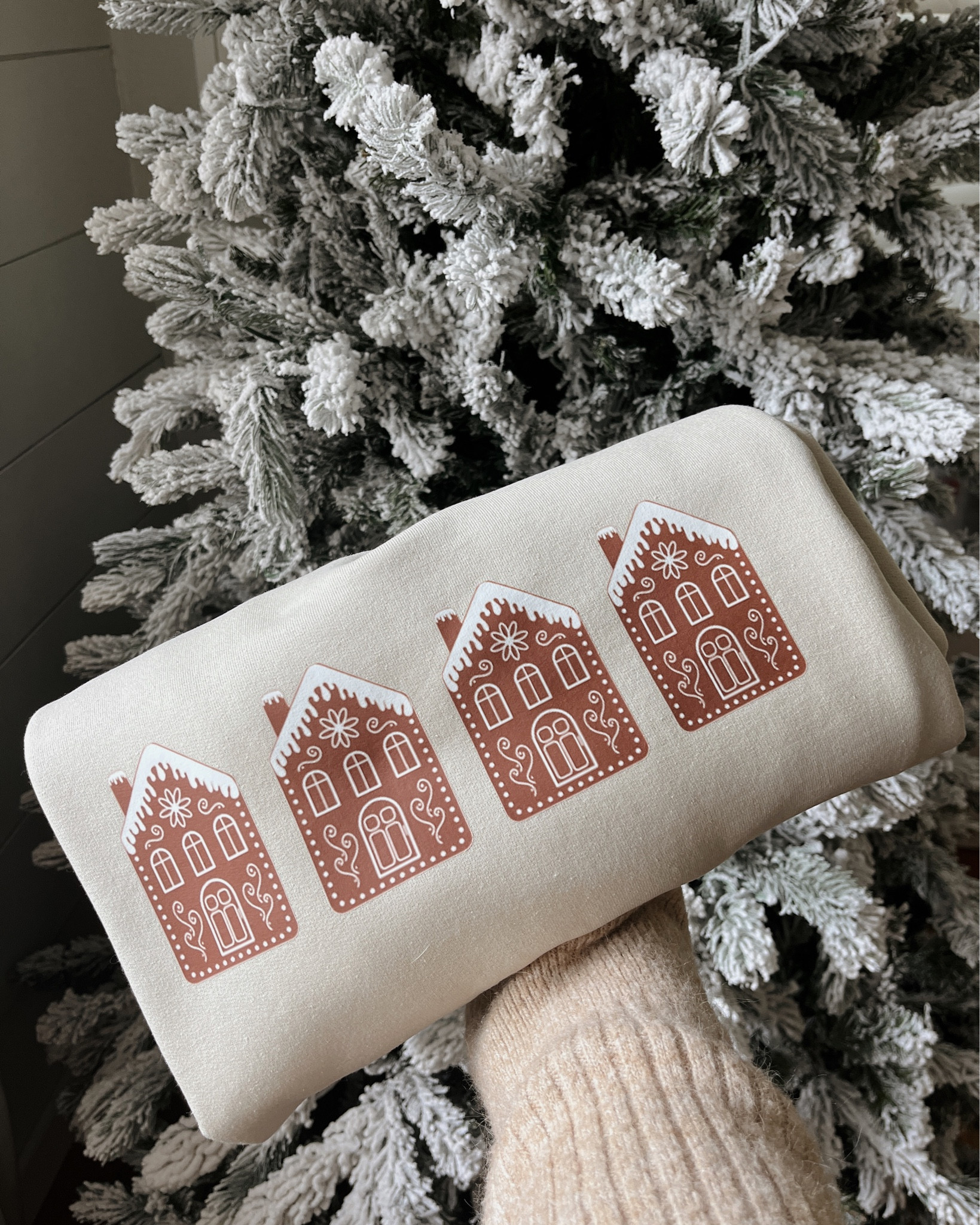 all things gingerbread / gingerbread house / gingerbread house sweatshirt / Christmas sweater 


#LTKHoliday #LTKGiftGuide #LTKSeasonal