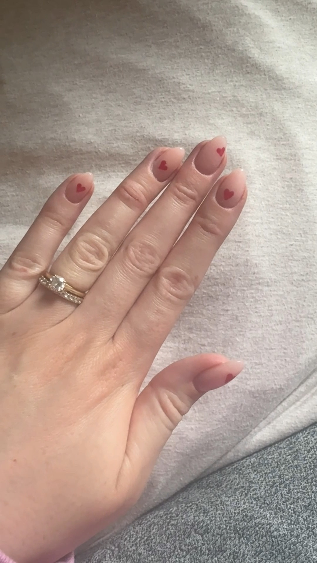My Valentine’s Day Nails 🫶🏼 Kept it simple with one single heart on each nail and I’m obsessed. I do my own diy hard gel fill every few weeks and love to do a cute design when I have the time 💅🏻
#diynails #valentinesday #galentines #nails

#LTKSeasonal #LTKVideo #LTKbeauty
