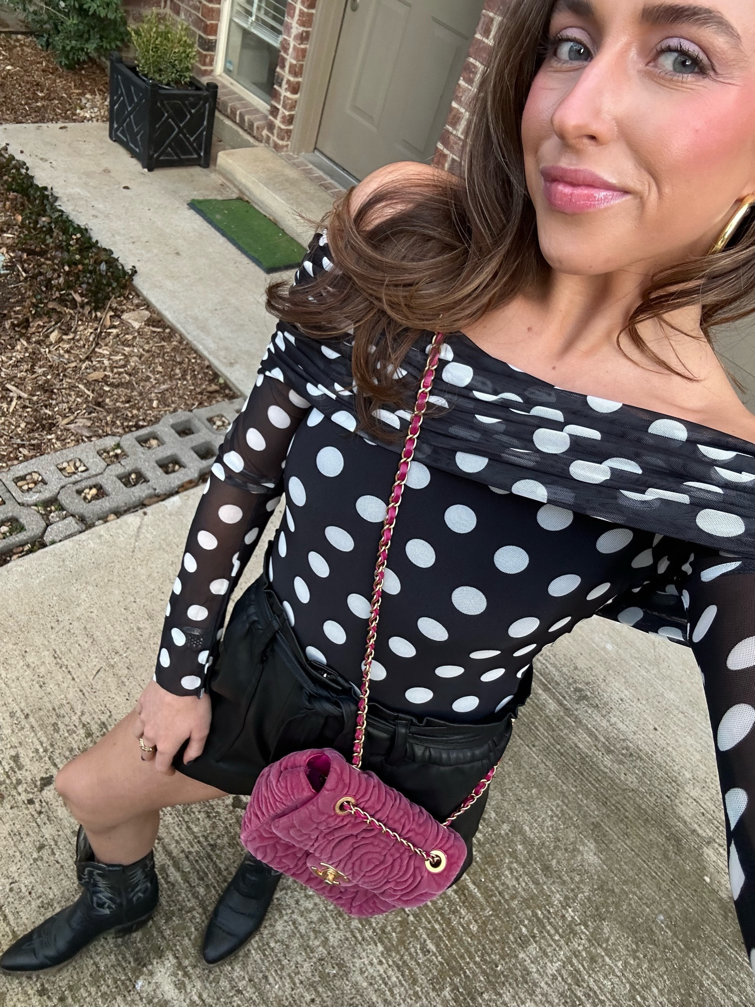 Saturday night 

#LTKGiftGuide #LTKfindsunder100 #LTKSeasonal