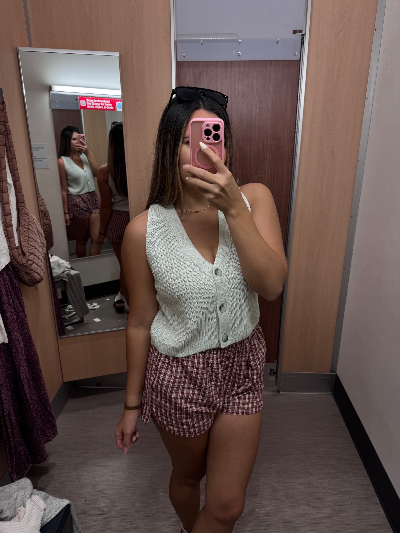 This cropped sweater vest is so cute. This is the light gray (it definitely looks more tan in the stock photos). This is such a versatile piece for your fall wardrobe. Can be worn with jeans, pants, skirts and very flattering 

#LTKSeasonal #LTKStyleTip #LTKFindsUnder50