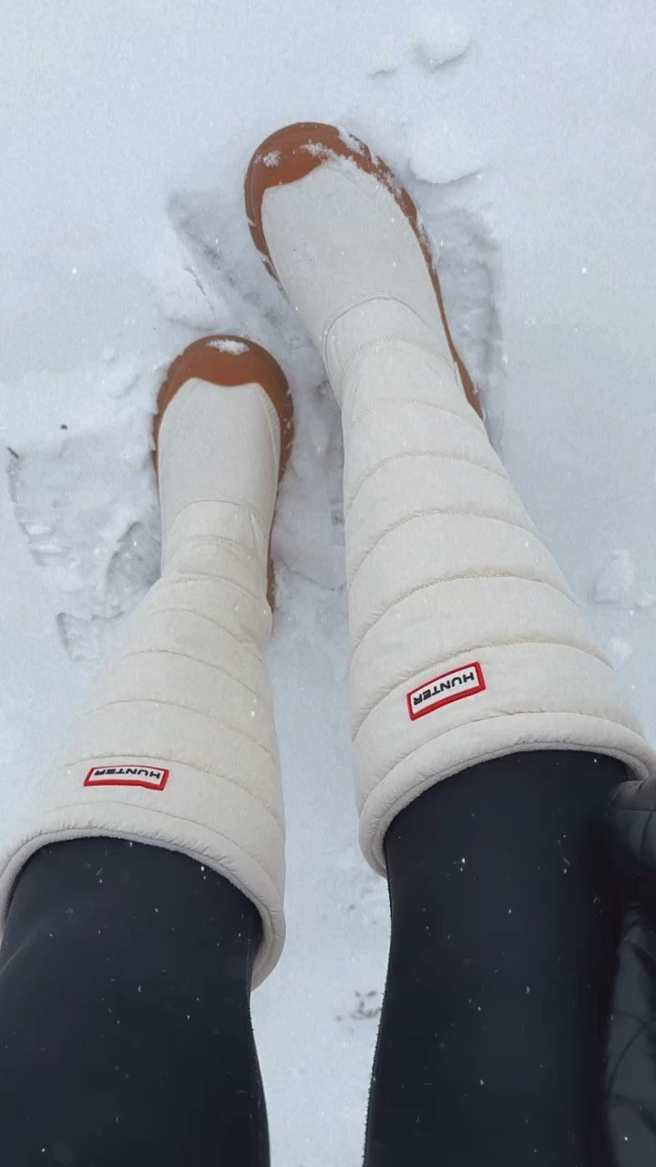 Run tts.. come in few color options! So cute and comfy! ❤️