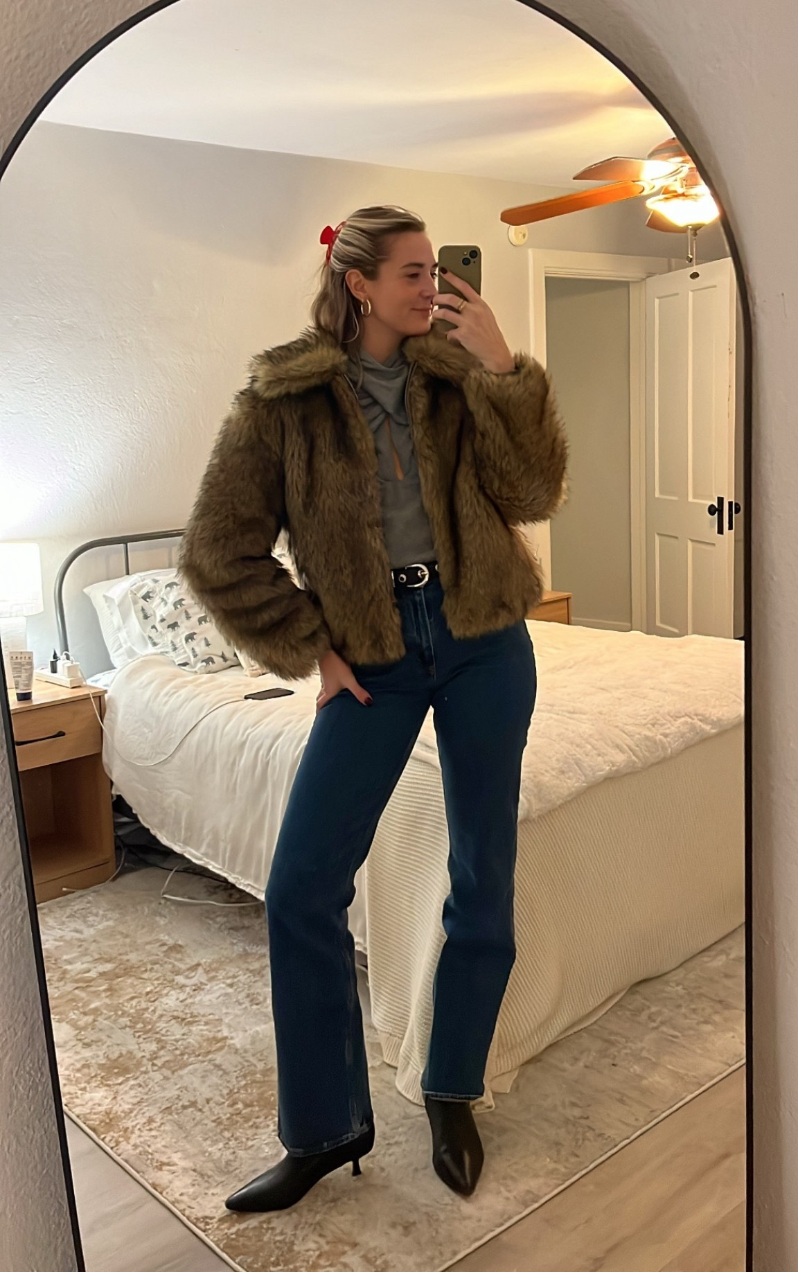 Can’t find exact sweater- linking similar. 

Abercrombie is having 20-40% off sale on jeans and sweaters rn!

#LTKgrwm #LTKootd