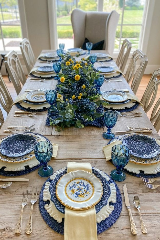 Layered table = instant upgrade ✨
#HostingTips #LTKHome #DecorHack #homewithhollyj #shophollyjhome 

 #LTKfoodie #LTKSeasonal #LTKHome