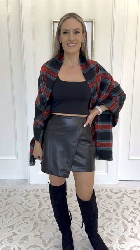 🎄 Holiday Outfit 🎄

Layering a festive scarf or shawl over your go-to favorite outfit(s) is an easy way to add some holiday cheer. 

This skort is TTS and comfortable! I’m so glad I snagged it. And it’s on sale!  I paired it with my go-to cropped tank that I wear at least once a week. It’s also on sale!! These are timeless pieces. 

#everypiecefits

Christmas outfit
Christmas party outfit
Holiday party outfit 
Festive outfit 

#LTKHoliday #LTKSeasonal #LTKparties