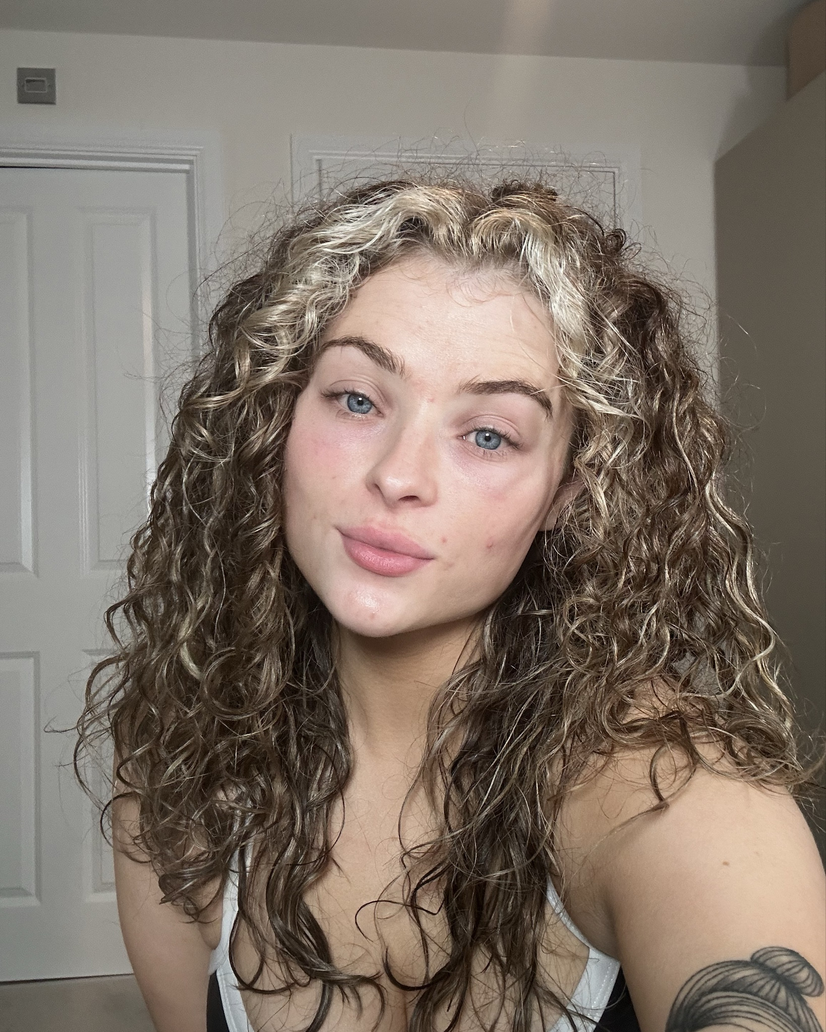 My hair care products that transformed my hair from very sad broken, snapped damaged brittle hair to much longer, thicker and healthy hair (first and last pictures are now) 


#LTKeurope #LTKbeauty