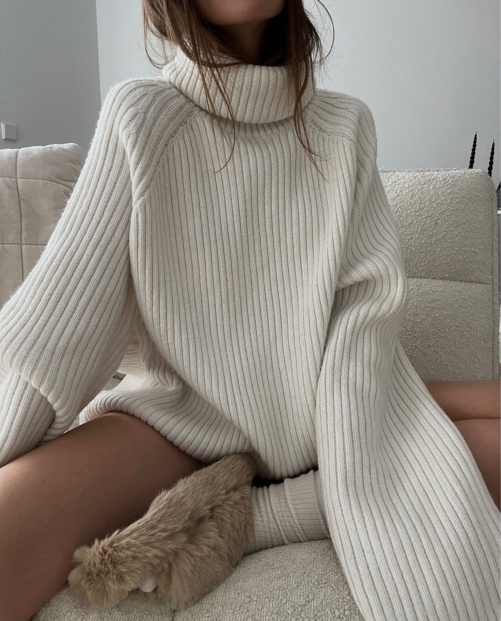 Favorite white oversized sweater from @hm 🤍

#LTKfindsunder100 #LTKfindsunder50 #LTKstyletip