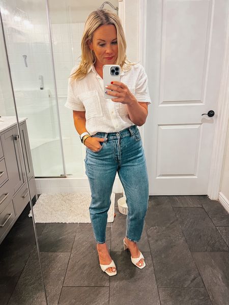 These jeans were such a great buy. I love the straight leg silhouette and they have just the right amount of stretchh

#LTKStyleTip #LTKWorkwear #LTKFindsUnder100