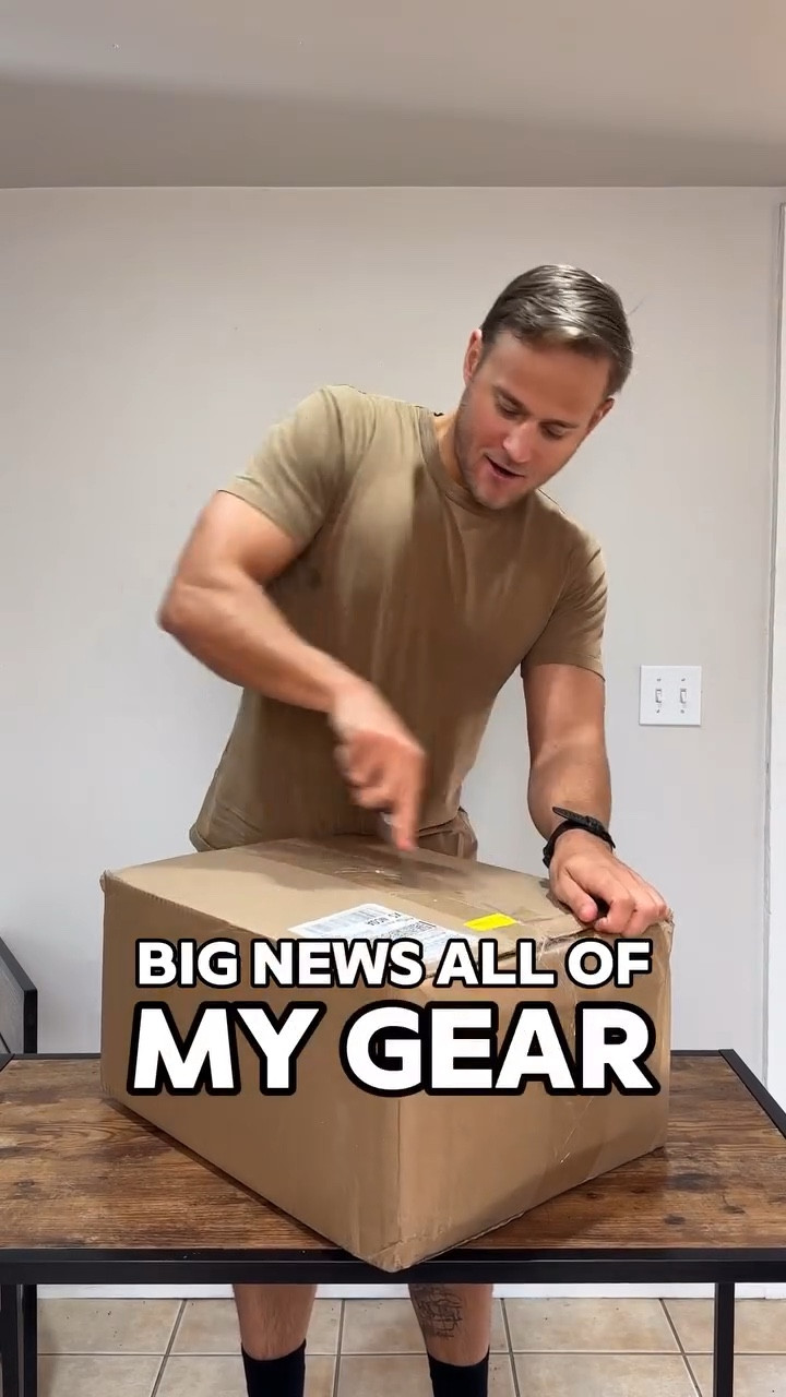 Gonna be warm and comfy AF for Antarctica. We leave in exactly one week.

#athlete #runner #fitness #ultrarunning #runningmotivation #fitnessmotivation #Antarctica #fallfashion #winterfashion 

#LTKMens #LTKFitness #LTKActive