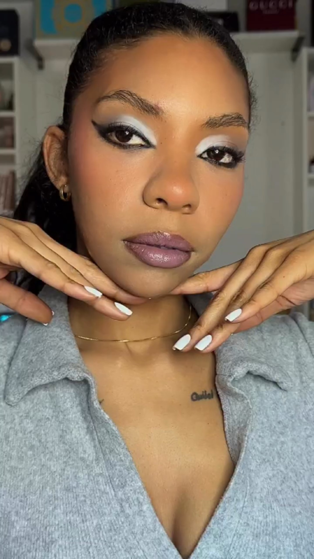 Bold Eyes for Winter 👁️

Motivational talks in the mirror while doing my makeup has definitely become something I’m passionate about. Still working on integrating the concept into my beauty content if yall have come across them. 

#makeupcommunity #createtoinspire #microinfluencer #growthjourney #makeuptutorial