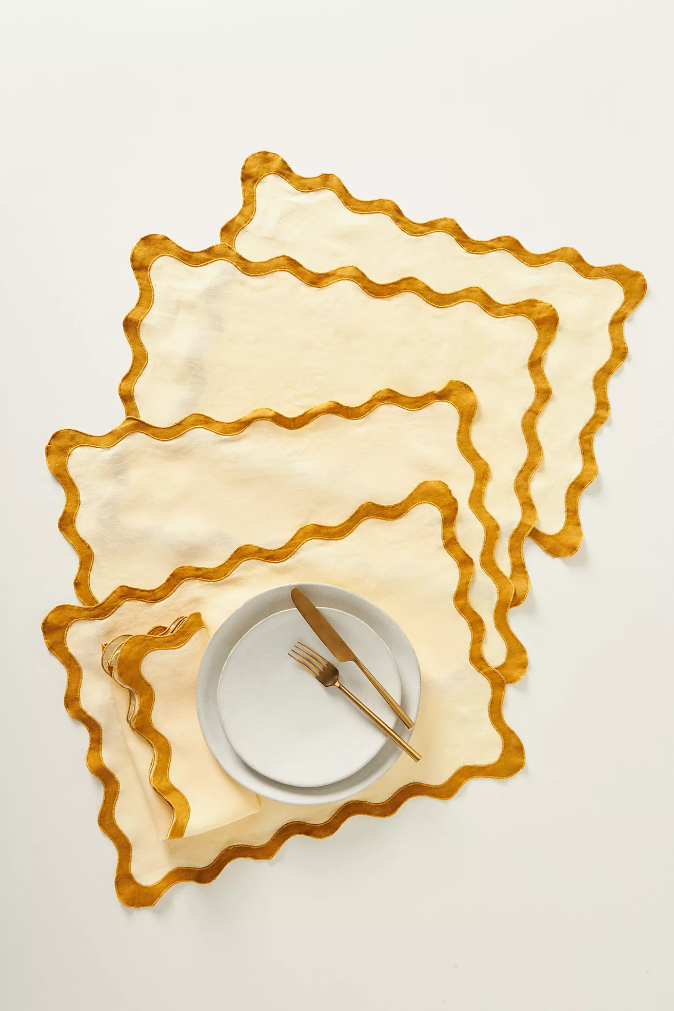 Bed Threads Scalloped Linen Placemats, Set of 4 | Anthropologie (US)