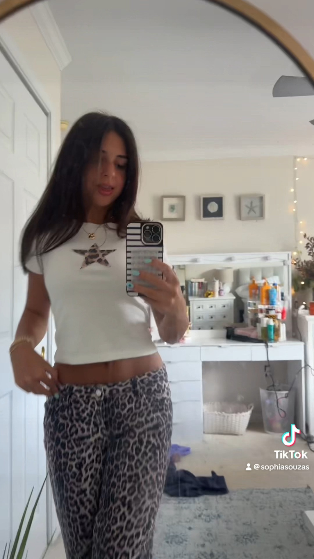 i got a size small in the shirt and 26 in the jeans 🐆🤎🧡