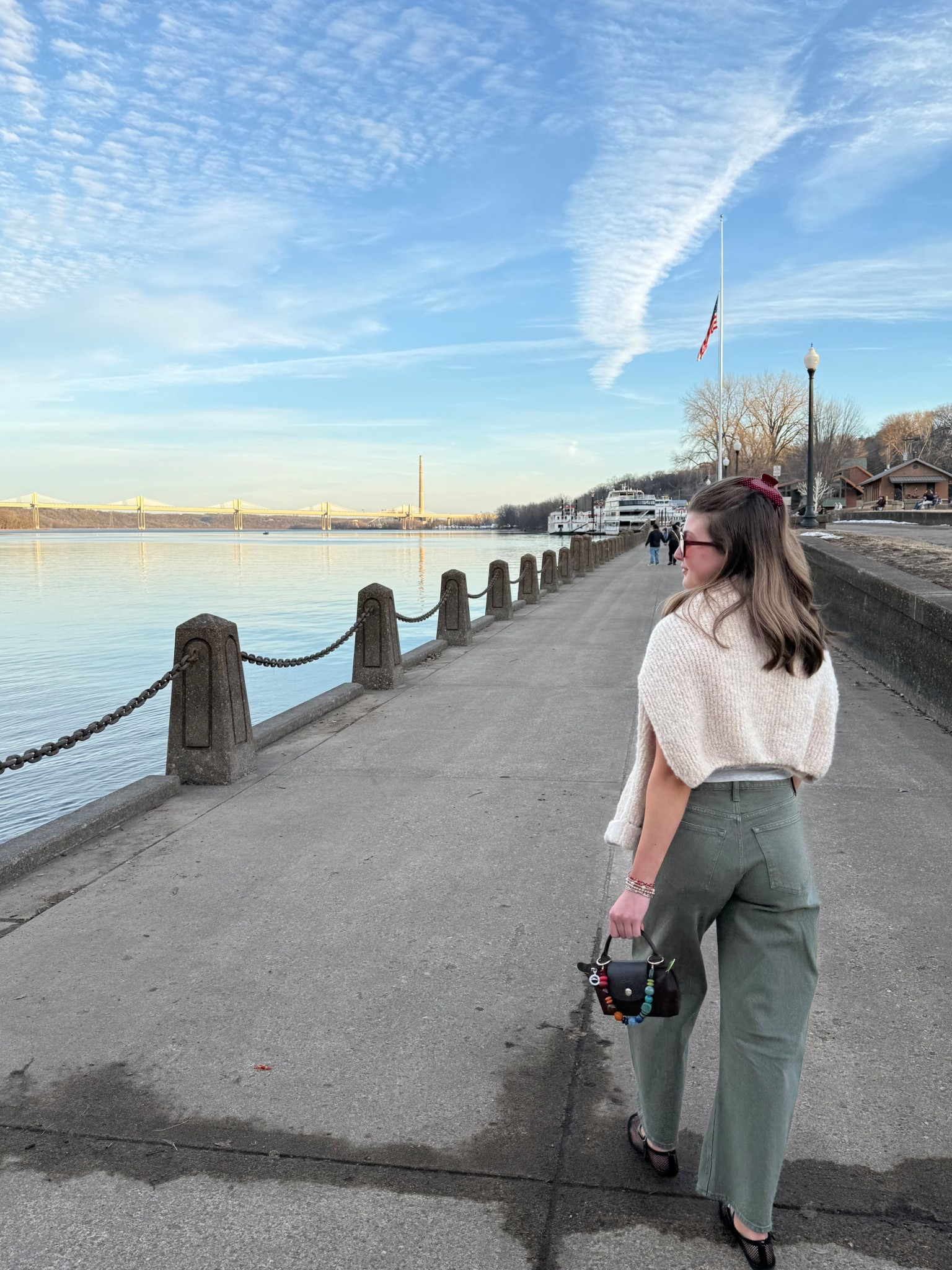 Summer come sooner! But not too soon so I can still wear my spring outfits🌼🪻🌸
Top: small
Sweater: Xs/s (American vintage “Zolly” sweater. My all time favorite sweater. Sold out online but I’ve seen it available on Poshmark!!!)
Bottoms: 26
Shoes: 8
Bag charm is sold out but it’s from “Chelsea 28” at Nordstrom!

#LTKootd #LTKdayinmylife #LTKFestival