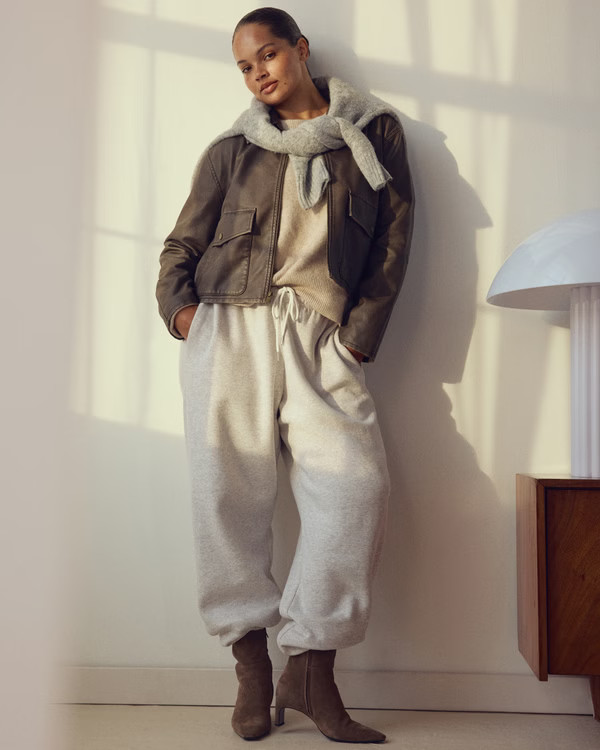 High Rise Wide Leg Sunday Sweatpant | Abercrombie & Fitch (US)