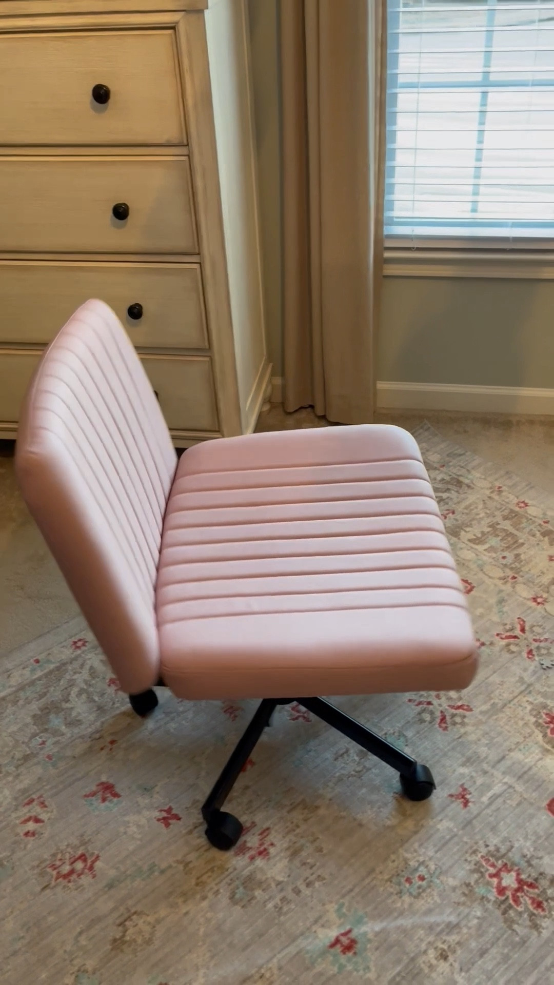 I’ve had this chair for 6 months now and had no clue it was designed for sitting cross-legged 😅 I just knew I hated chairs with arms because I like to move around and this one is PERFECT 🙌

It’s supportive, comfy, and still looks brand new!
⭐️⭐️⭐️⭐️⭐️ reviews, cushy foam seat, tilt feature, and that padded backrest? Feels like a hug 🥰 

It’s BACK on a major flash deal but don’t wait! 5 colors available and the price is wild 🤑
🔗 Link below 💬👇
#BeccaApproved #CrossLegFriendly #WFHComfort #ChairGoals #ShopWithBeccaFritz

#LTKFindsUnder100 #LTKSaleAlert #LTKHome