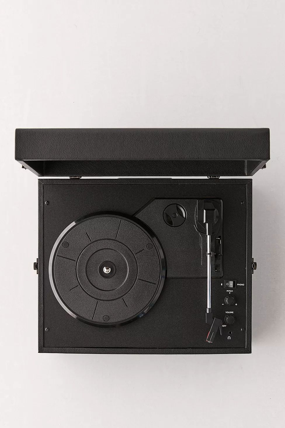 Crosley Voyager Negro Tocadiscos de audio Bluetooth portátil | Urban Outfitters (US and RoW)