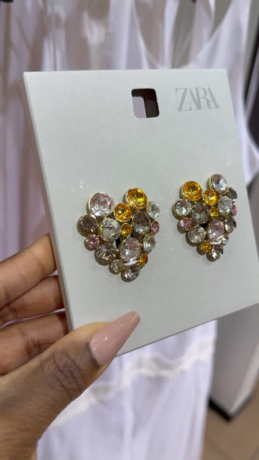 These rhinestones earrings 🤩 I’m obsessed

#LTKSeasonal
