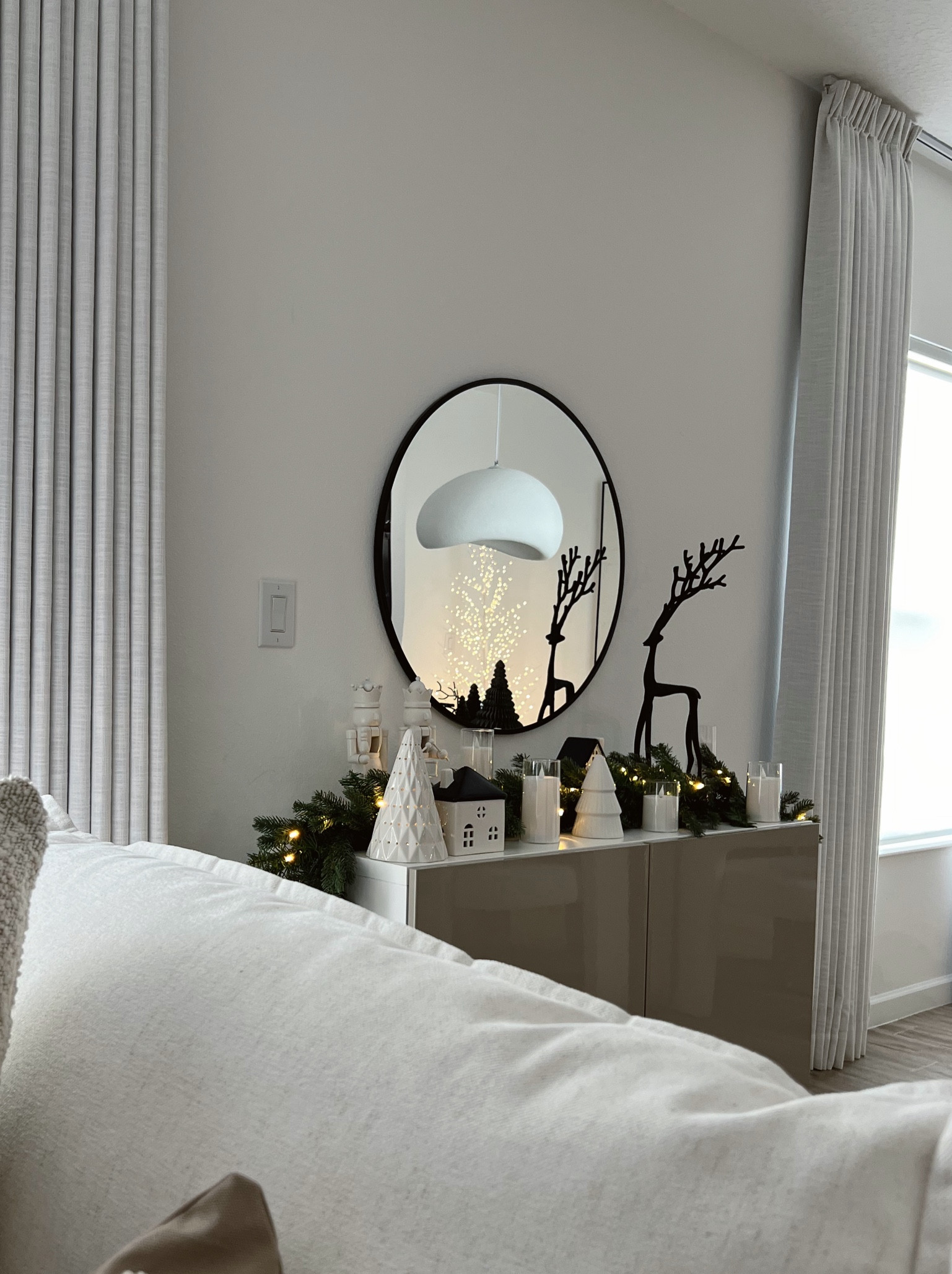 Consola decor🦌☃️❄️ | Console from IKEA!

#LTKSeasonal #LTKHome #LTKHoliday