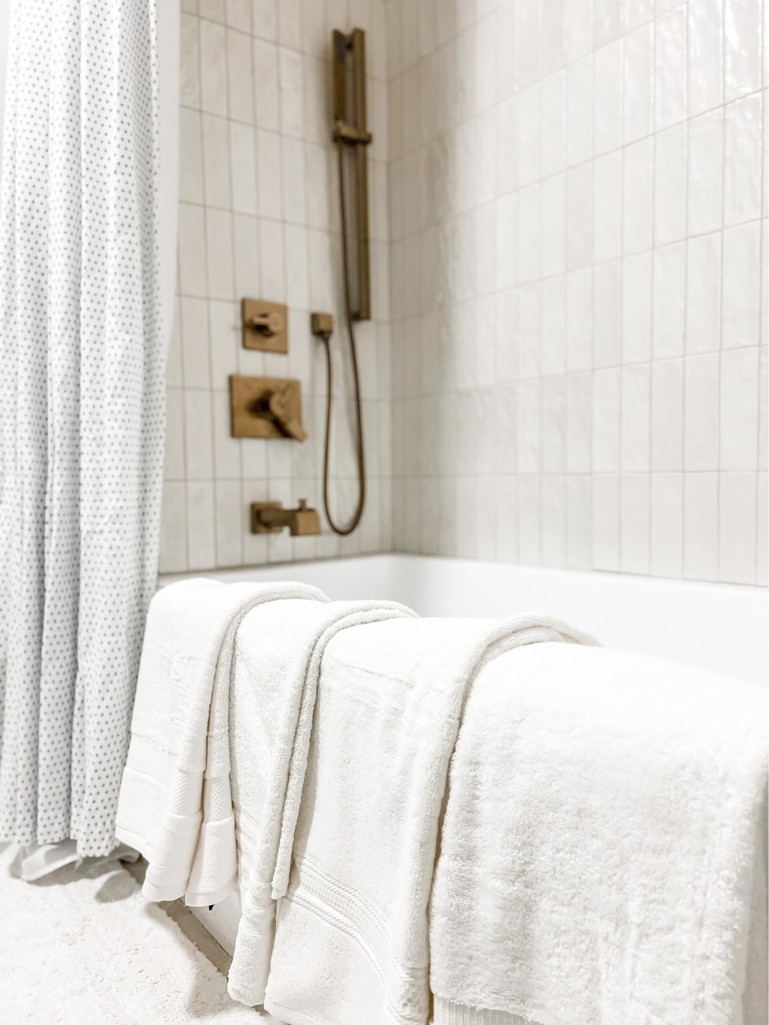 I ordered four different towel sets from Amazon to find the highest quality option! I compared all of them to my very favorite luxury towels and found one set that I love! 

Amazon towel, Amazon must have, Amazon home find, Amazon bathroom, luxury towels, high-quality bath towels, hotel quality, bathroom decor, bathroom must have, washcloths, hand towels, combed cotton, hotel collection

#LTKhome #LTKfindsunder50 #LTKVideo