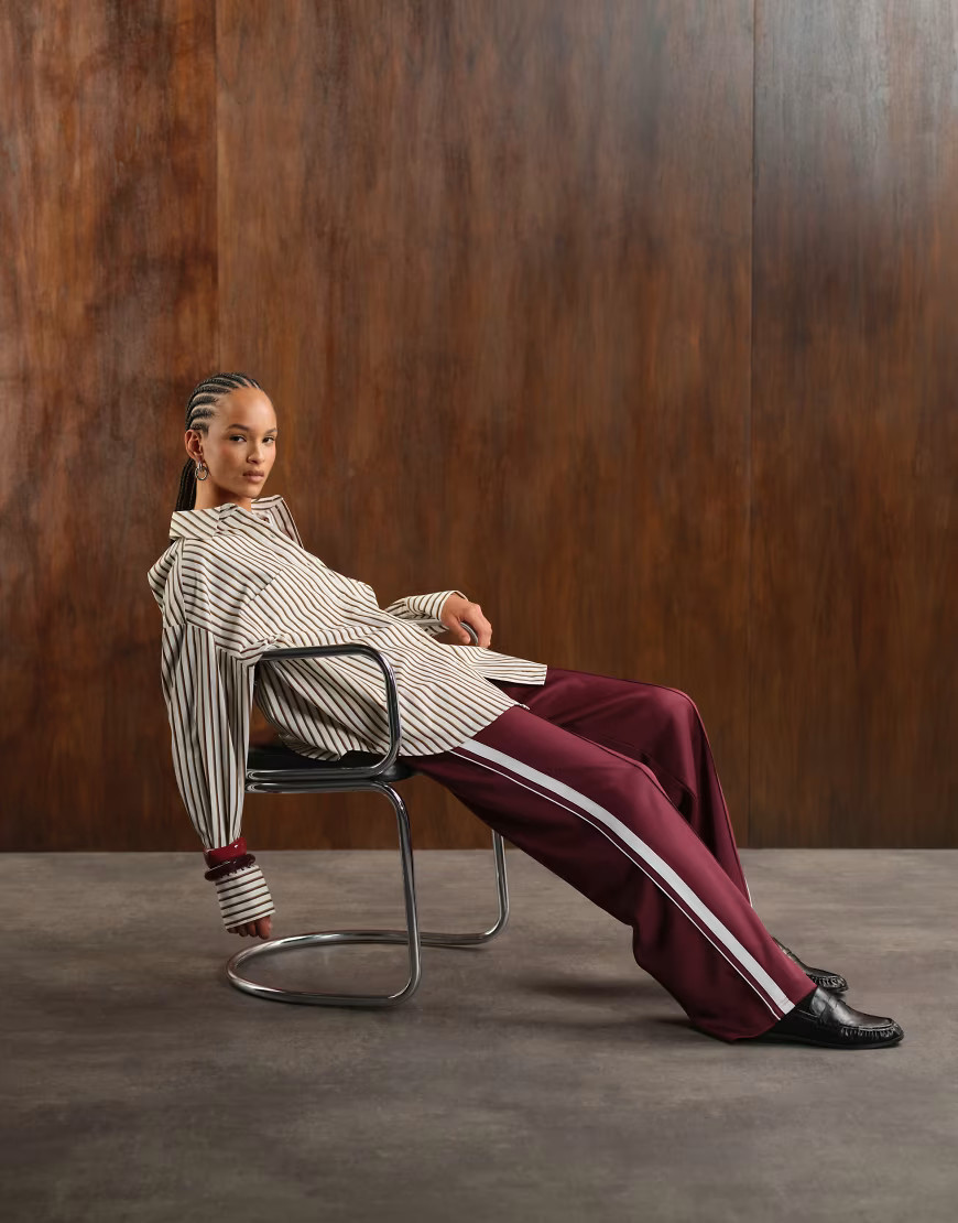 Noisy May wide leg sweatpants with side stripe in burgundy-Red | ASOS (Global)