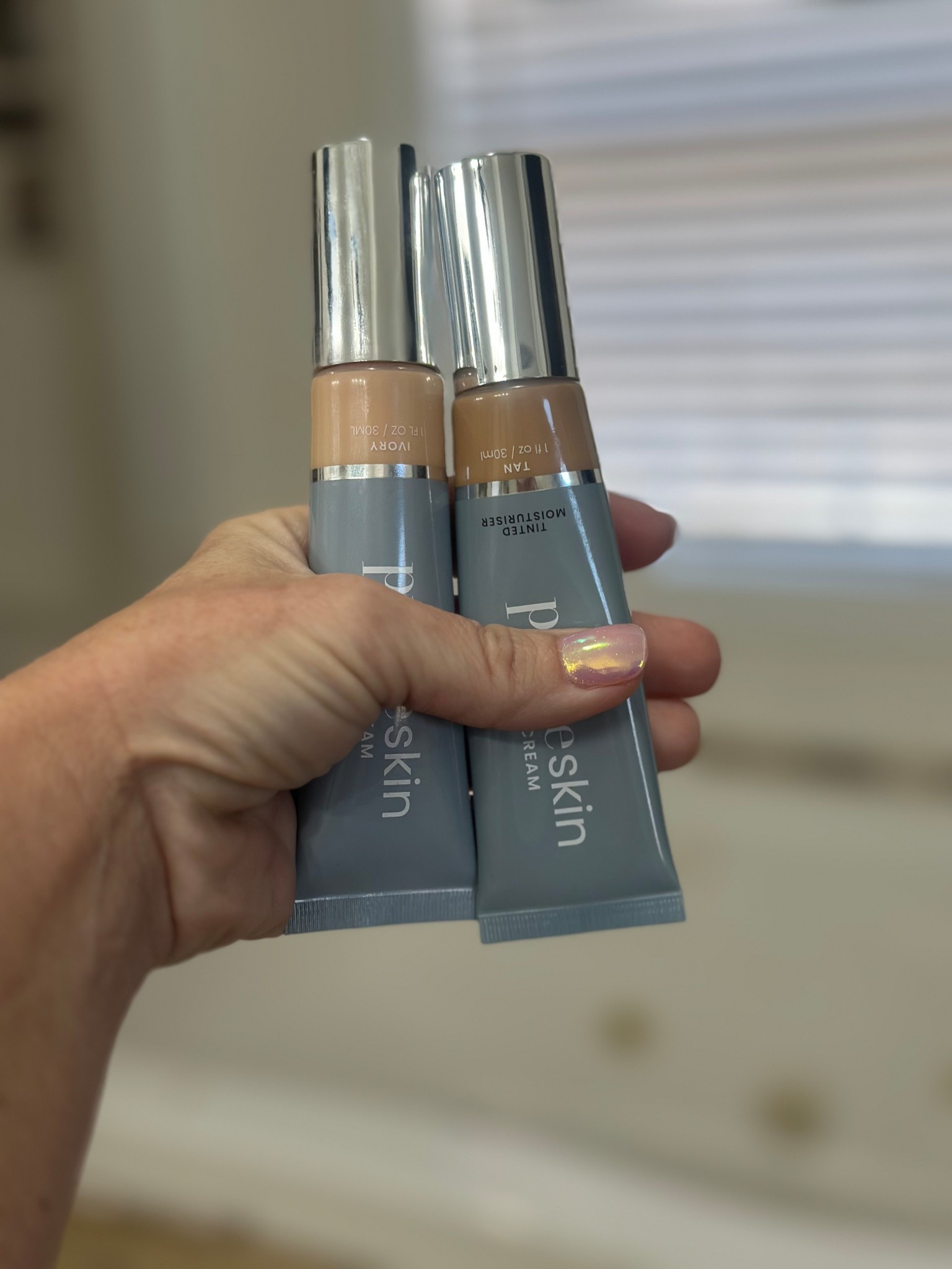 Let me be honest — this sat in a drawer for TWO months before I tried it. 🙈 Zero pressure, zero hype and then it showed up again, so I finally gave in. Now I wear it every single day.
Lightweight, soft-matte, self-adjusting, and so good on mature skin. It evens tone, blurs pores, and keeps my skin hydrated without feeling heavy or settling into texture. This one earned a permanent spot in my routine.

#LTKgrwm #LTKFindsUnder50 #LTKBeauty