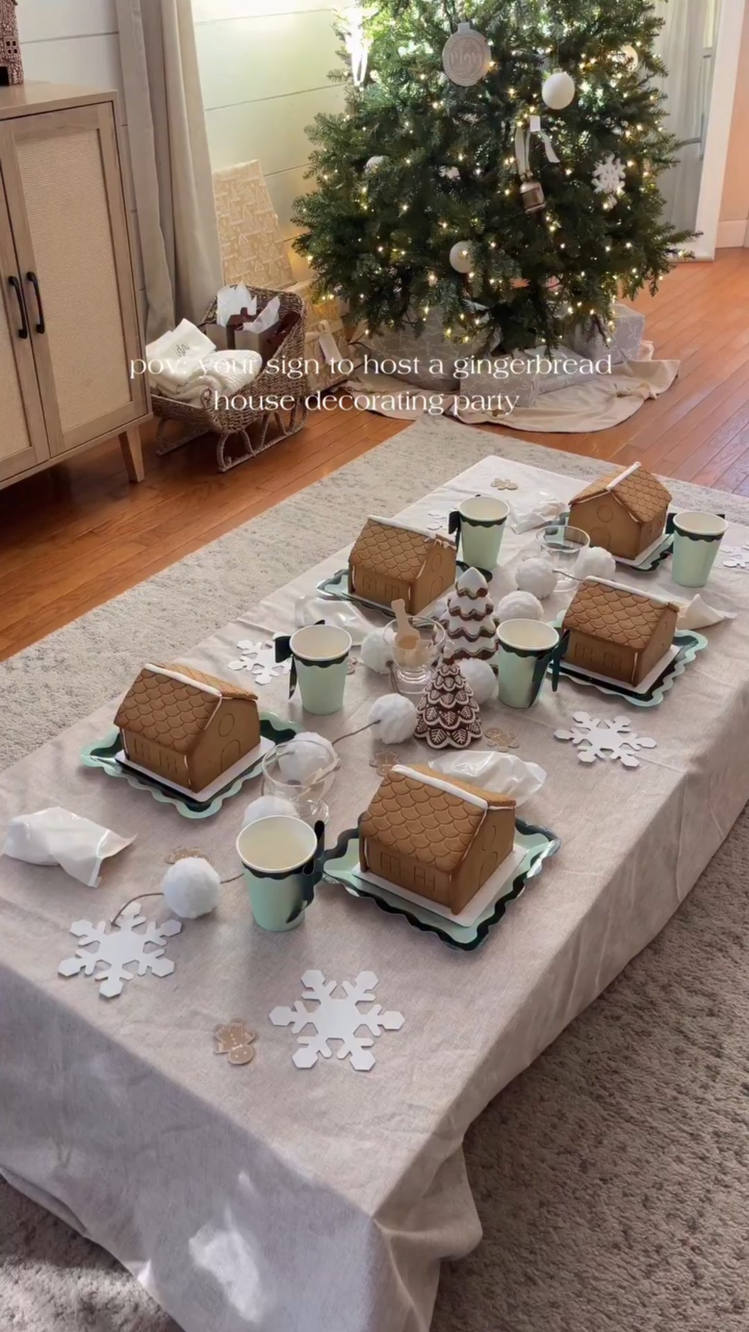 gingerbread house decorating day ❄️ love creating these magical moments for the kiddos 🫶🏼 

comment HOUSE for all 🔗’s to decor + everything or find it on my LTK 

#gingerbreadhouse #gingerbreadhousedecorating #gingerbreadparty #gingerbreadhouses gingerbread house decorating , gingerbread house party , Christmas party inspo